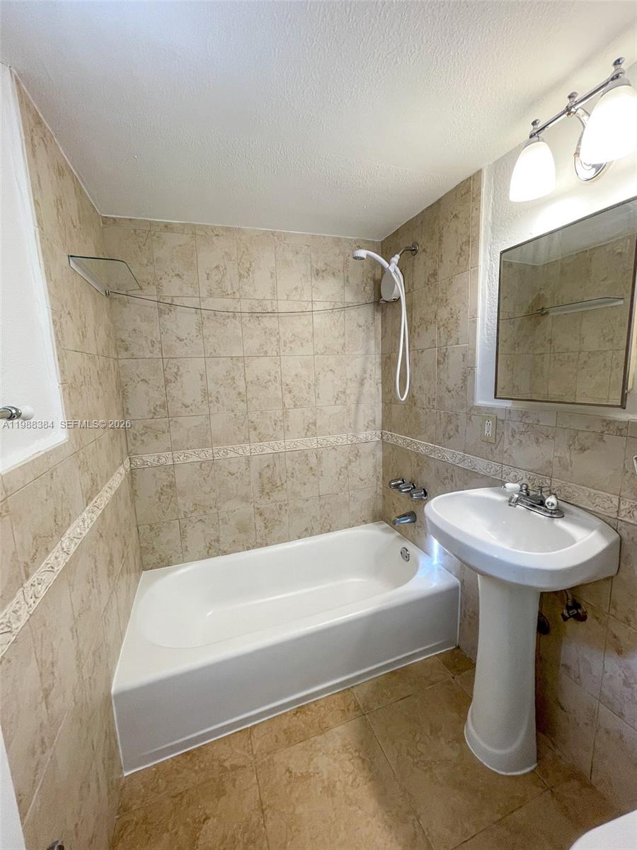 4450 SW 67th Ave # I