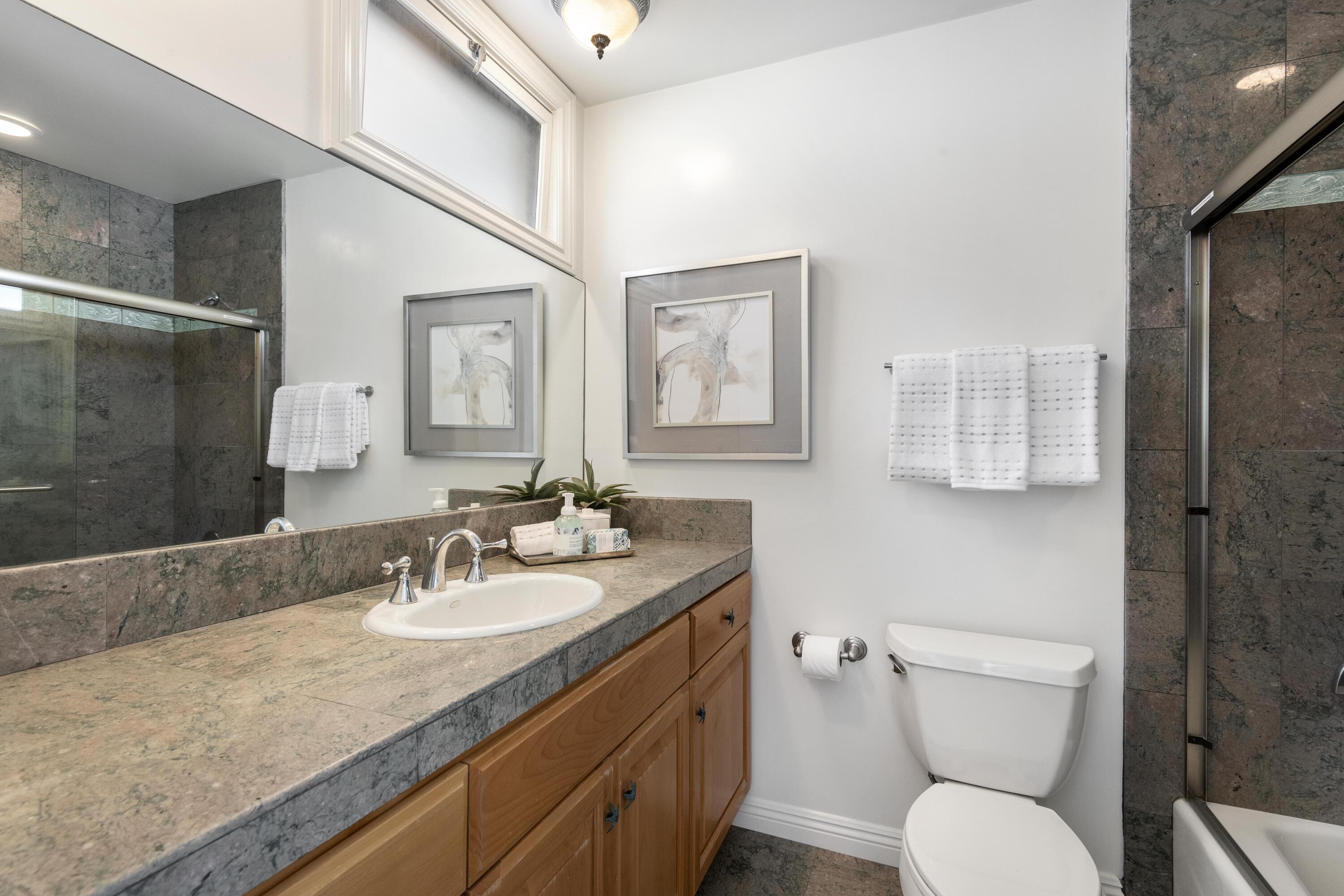 1338 Plaza Pacifica