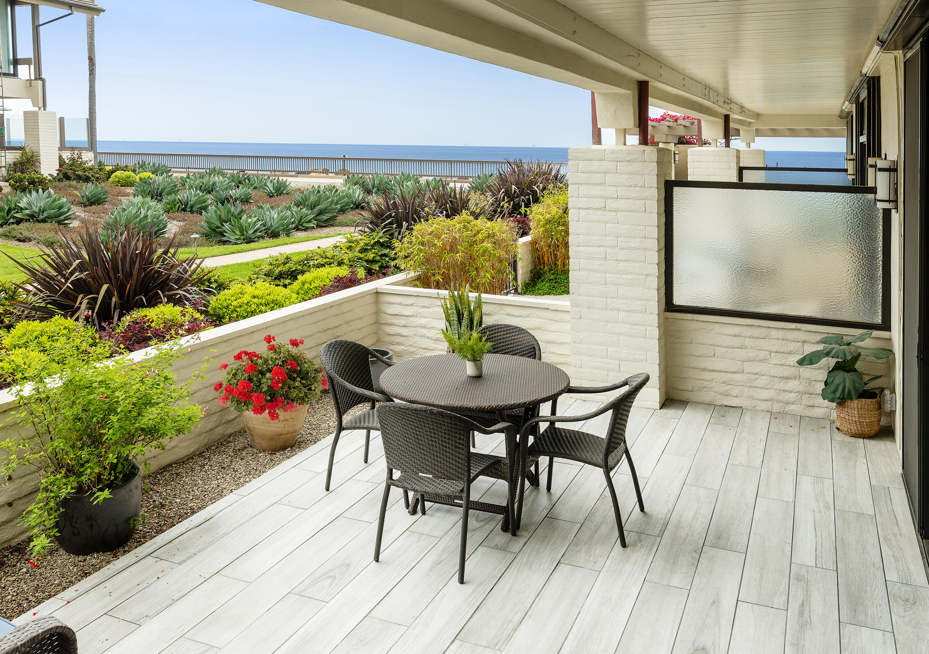 1315 Plaza Pacifica