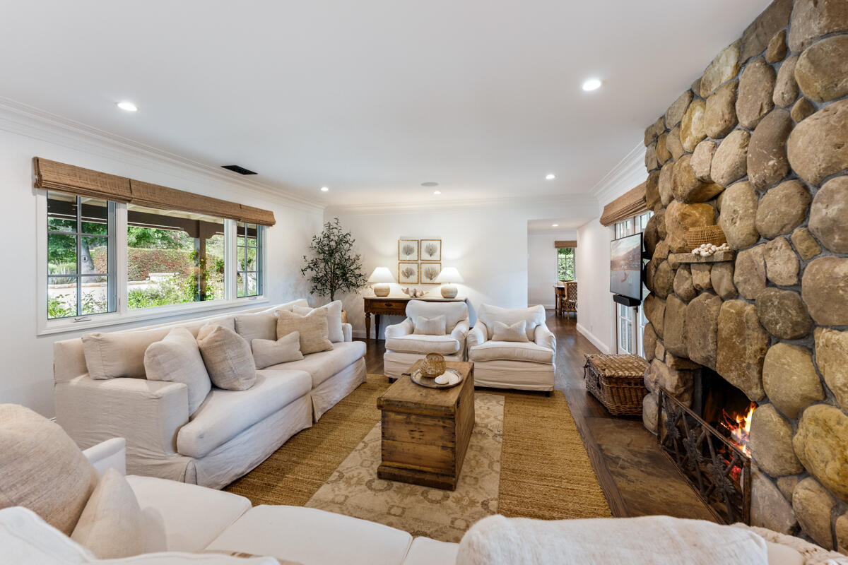 1595 Miramar Lane