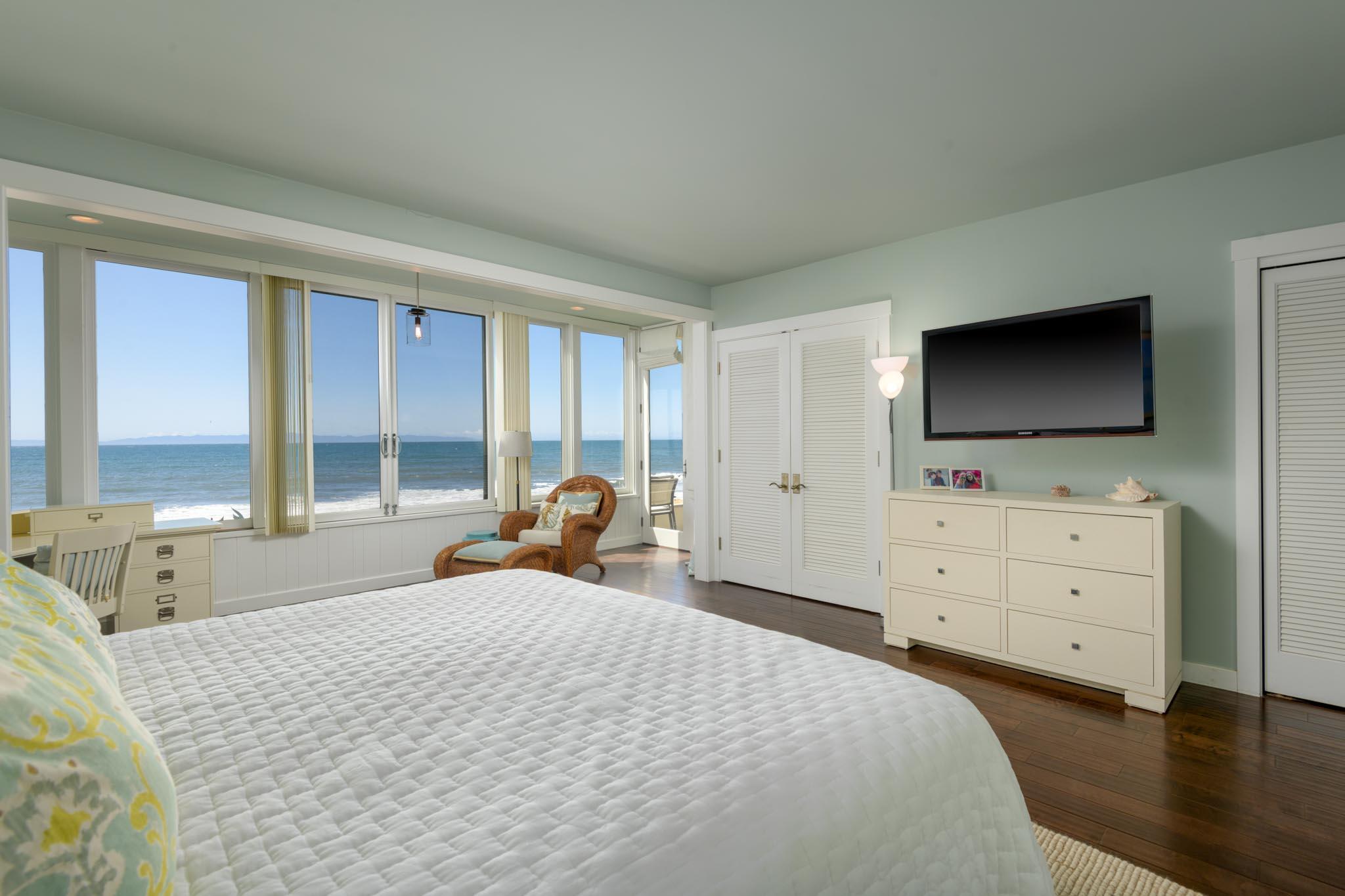 1301 Plaza Pacifica