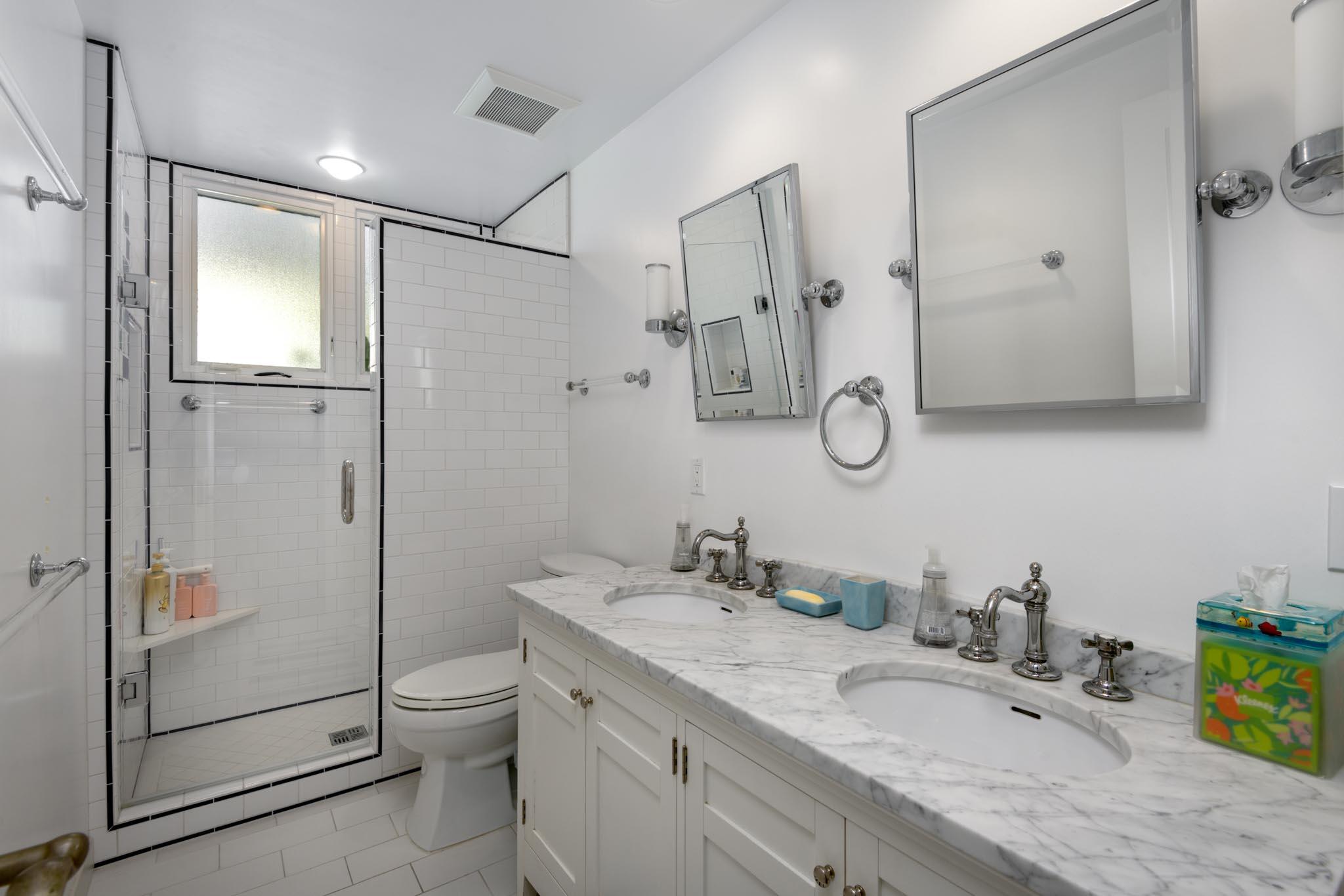 1301 Plaza Pacifica