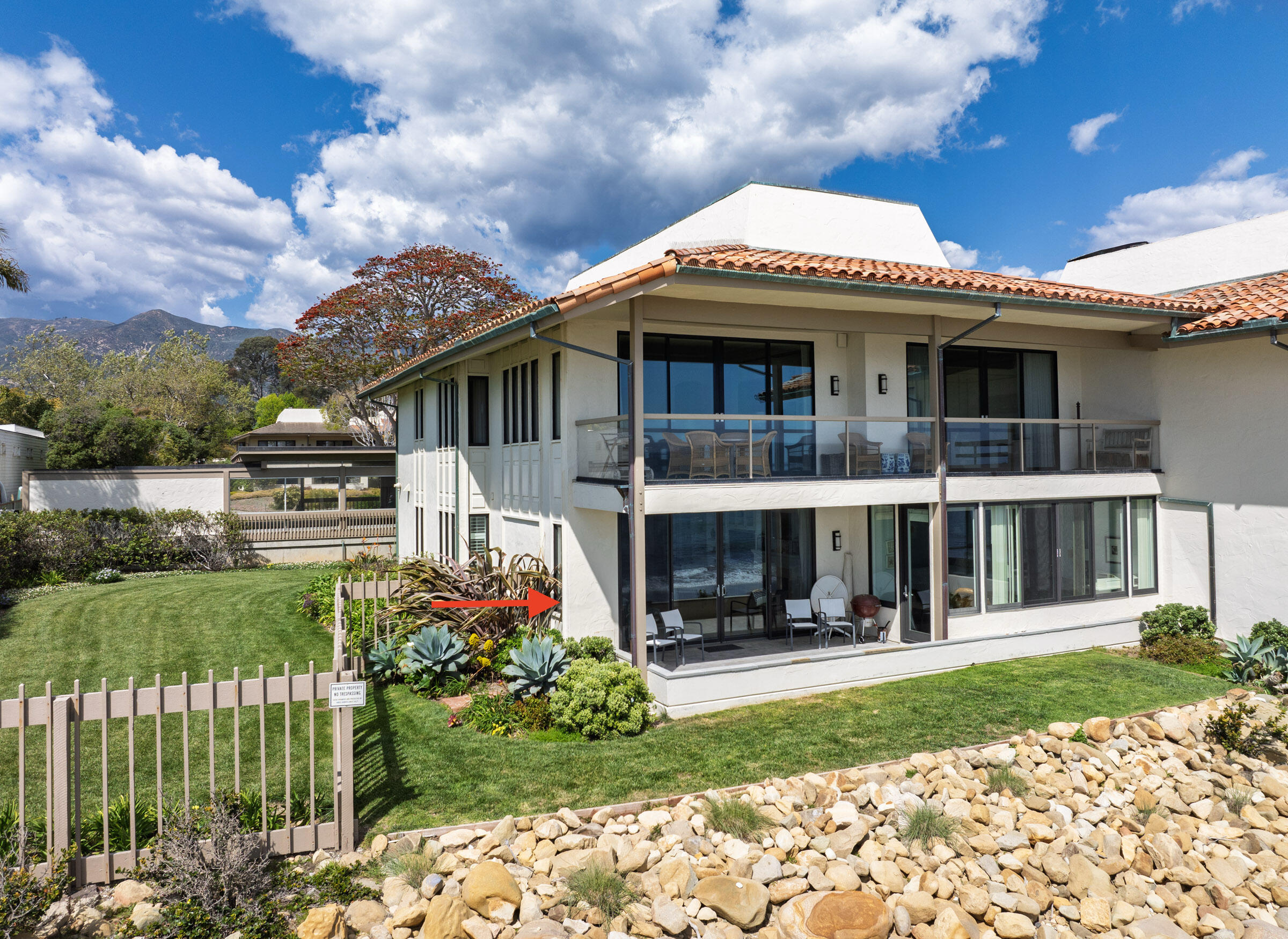 1301 Plaza Pacifica