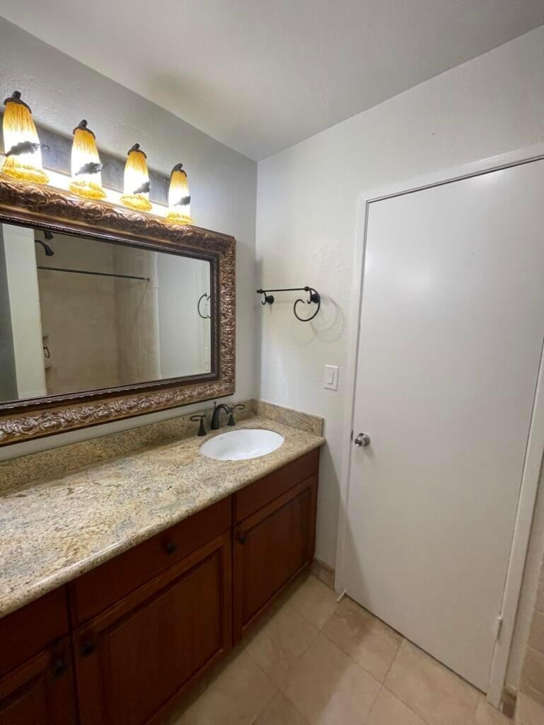 3375 Foothill Road, 311