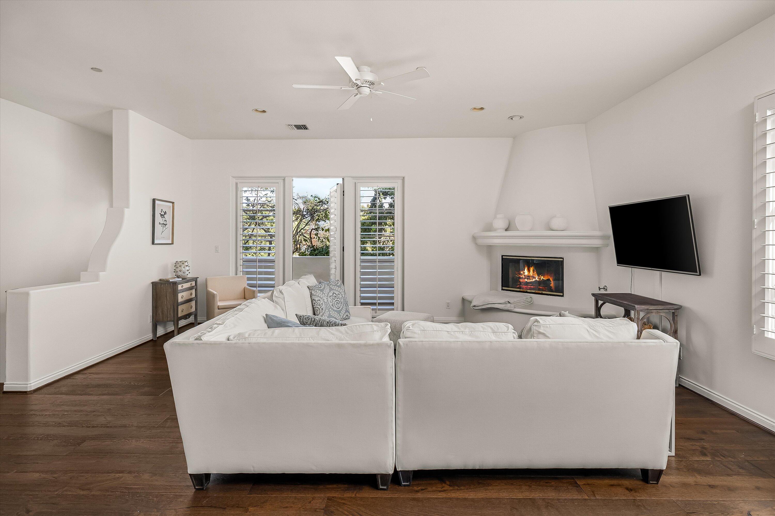 218 Santa Barbara Street Unit: D
