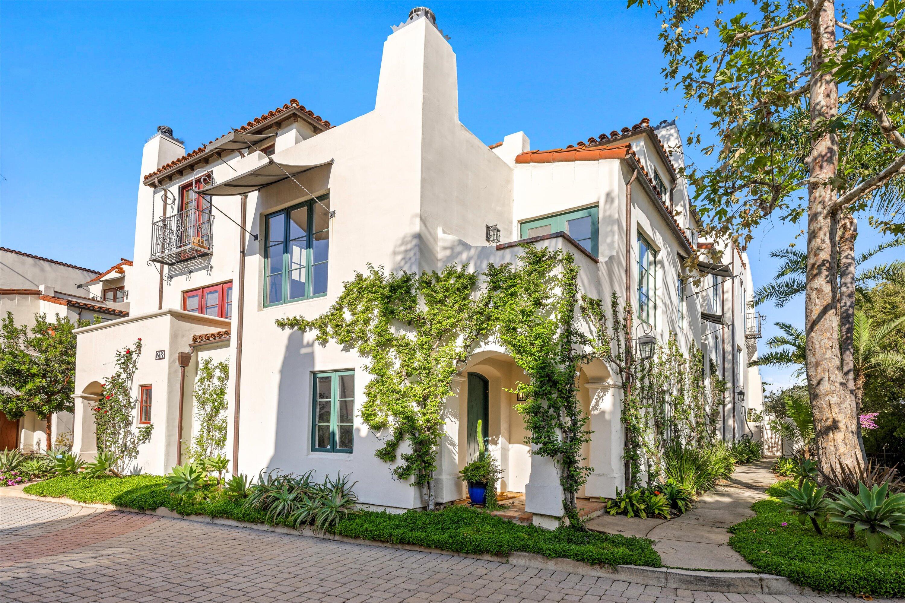 218 Santa Barbara Street Unit: D