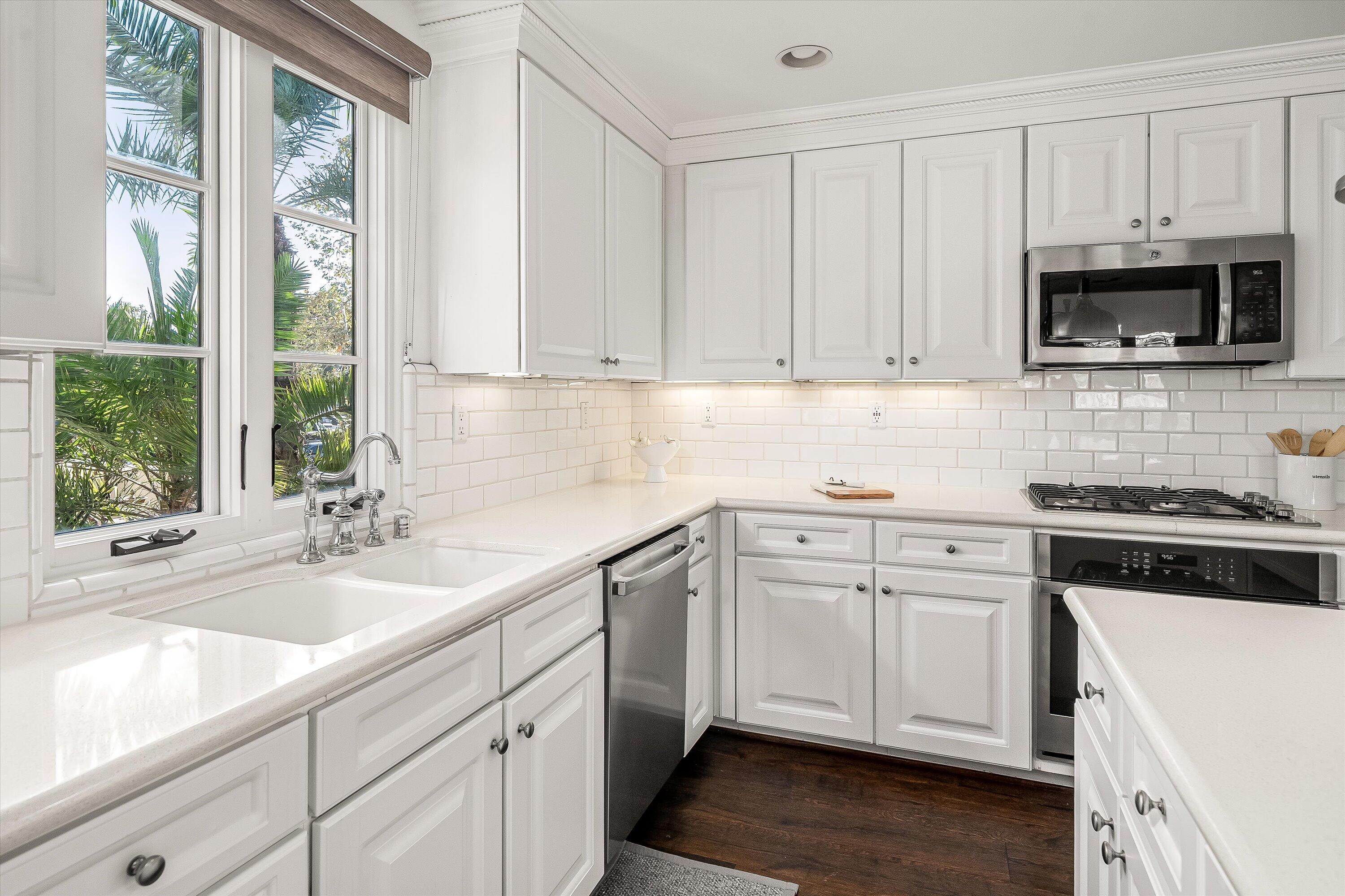 218 Santa Barbara Street Unit: D