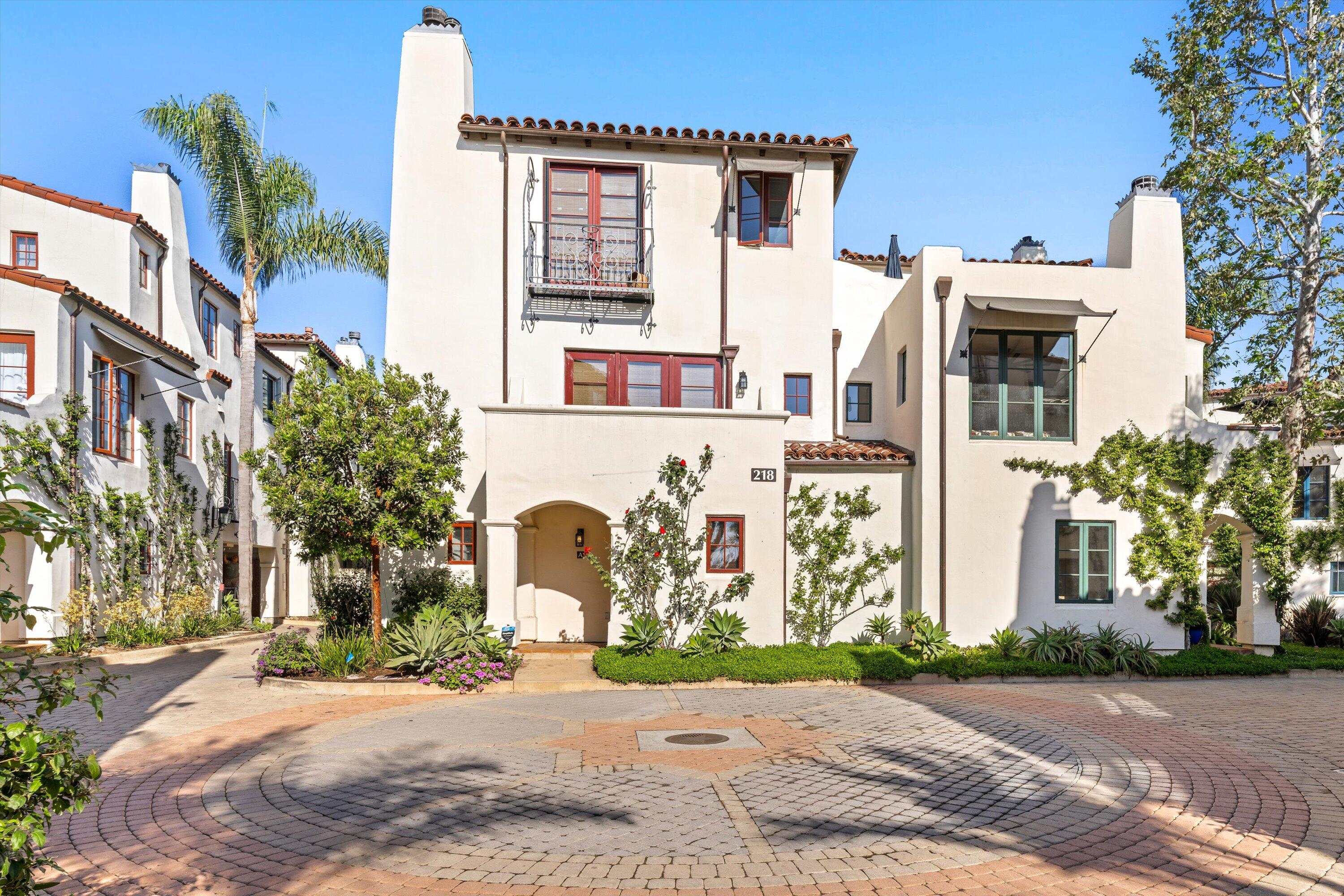 218 Santa Barbara Street Unit: D