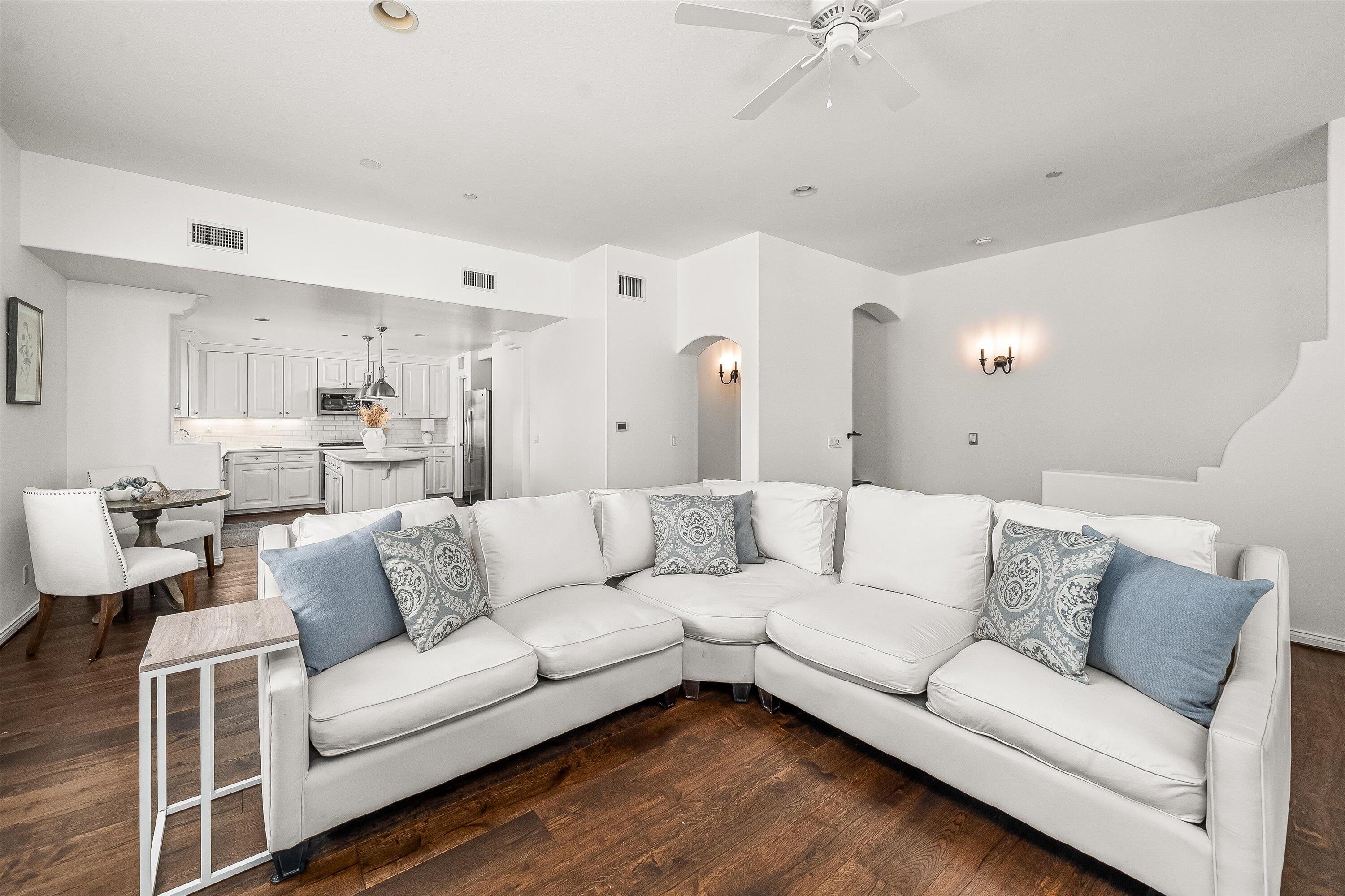 218 Santa Barbara Street Unit: D