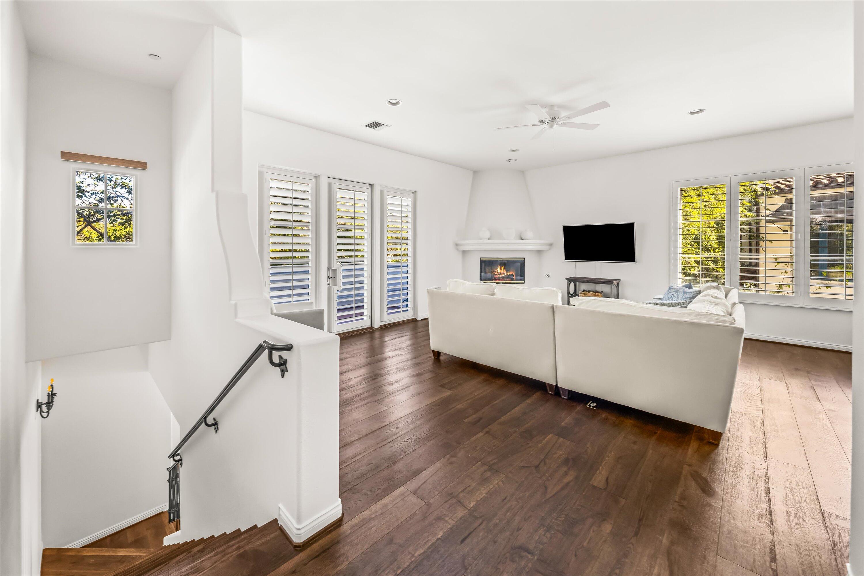 218 Santa Barbara Street Unit: D