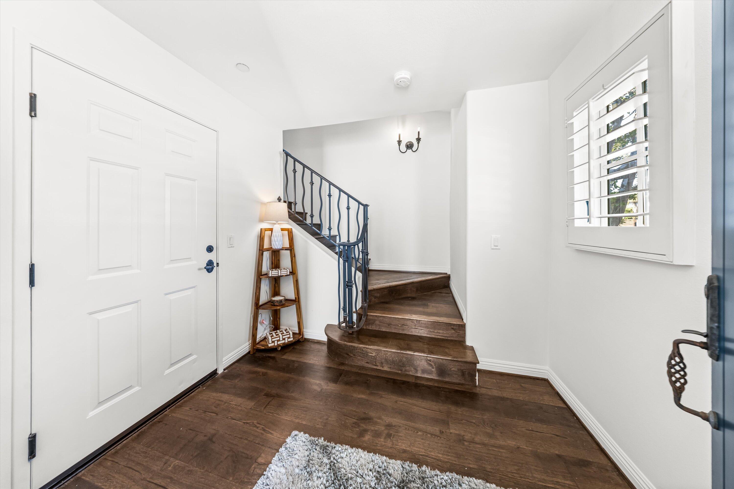 218 Santa Barbara Street Unit: D