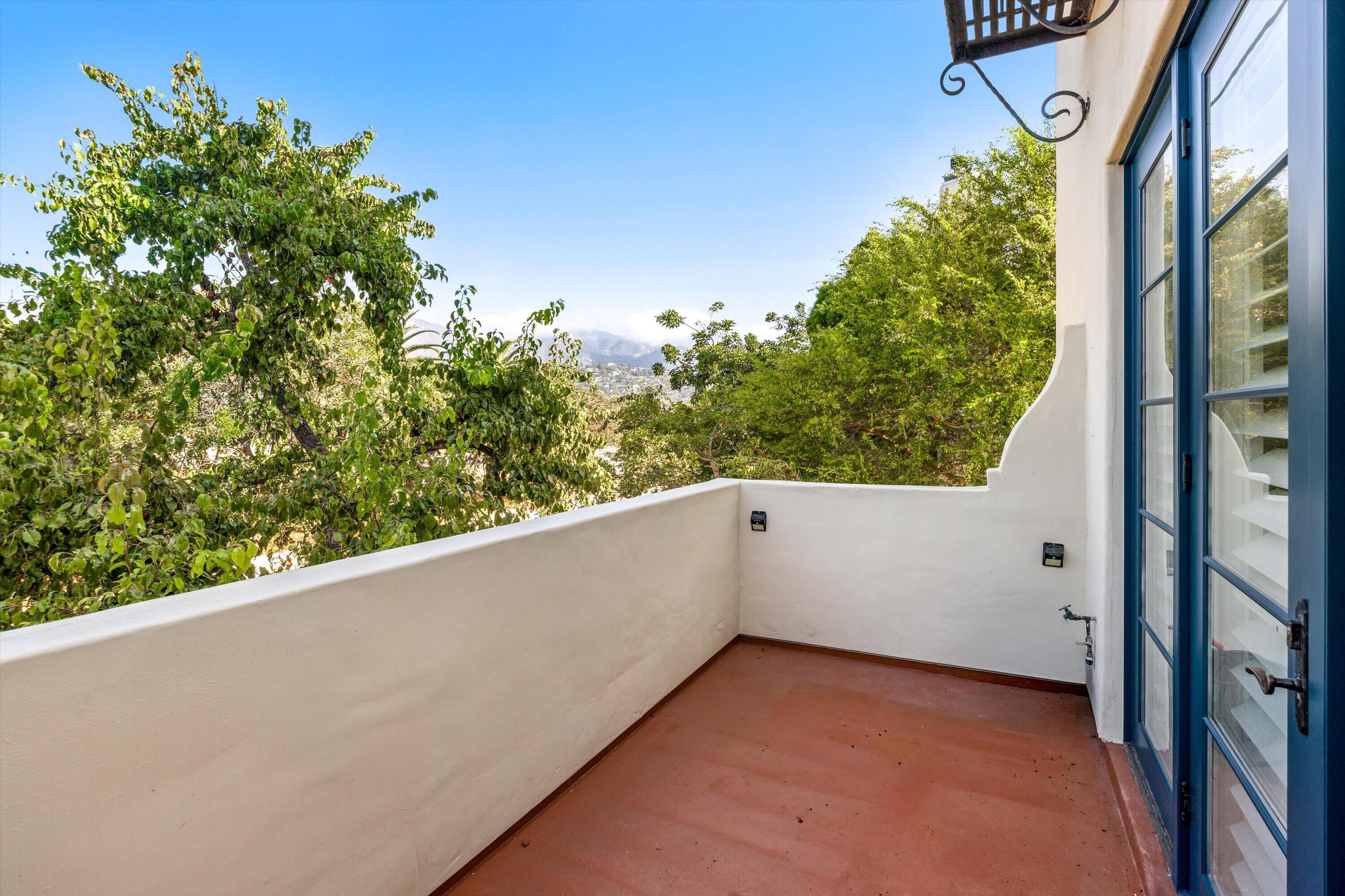 218 Santa Barbara Street Unit: D