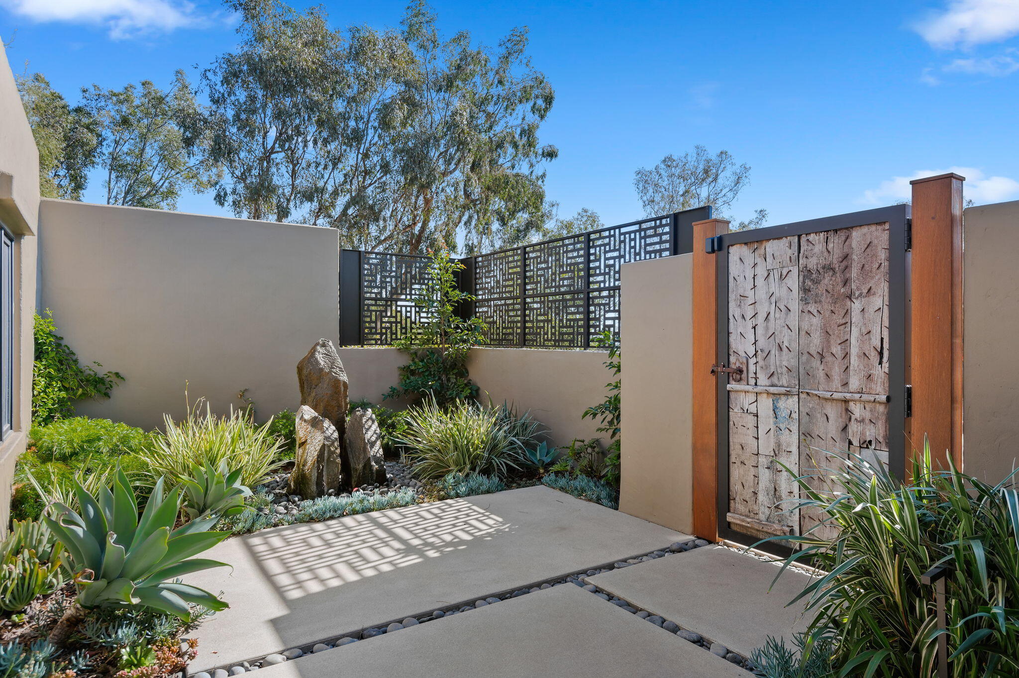 193 E Mountain Drive