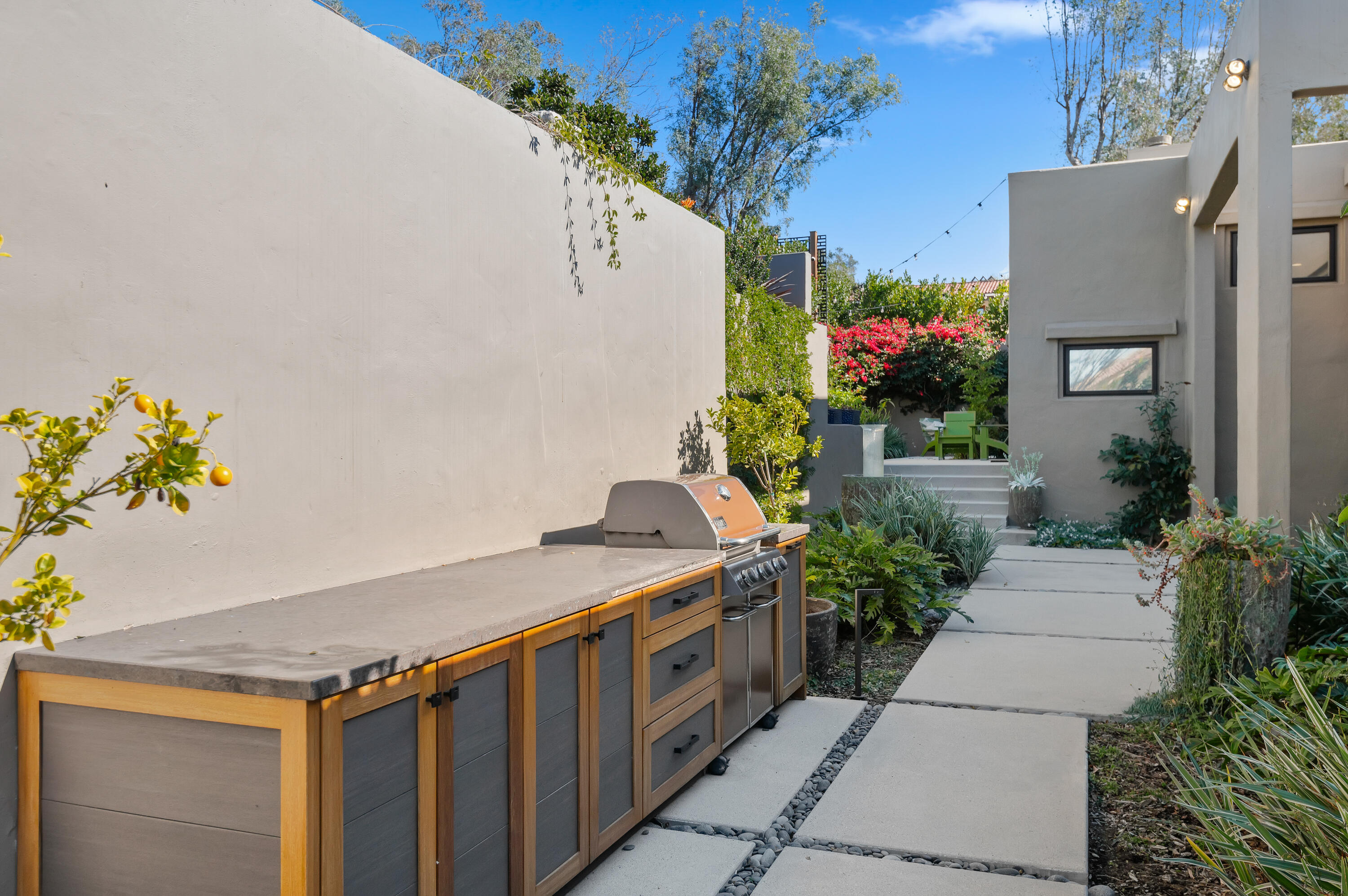 193 E Mountain Drive