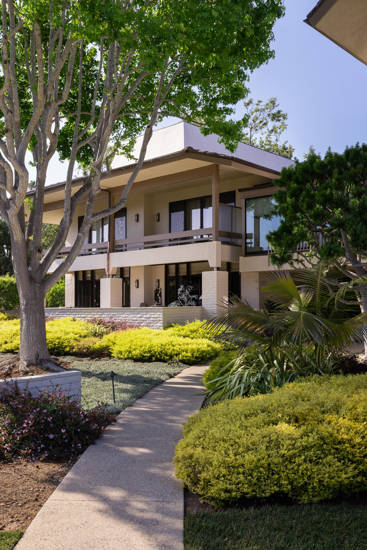 1300 Plaza Pacifica