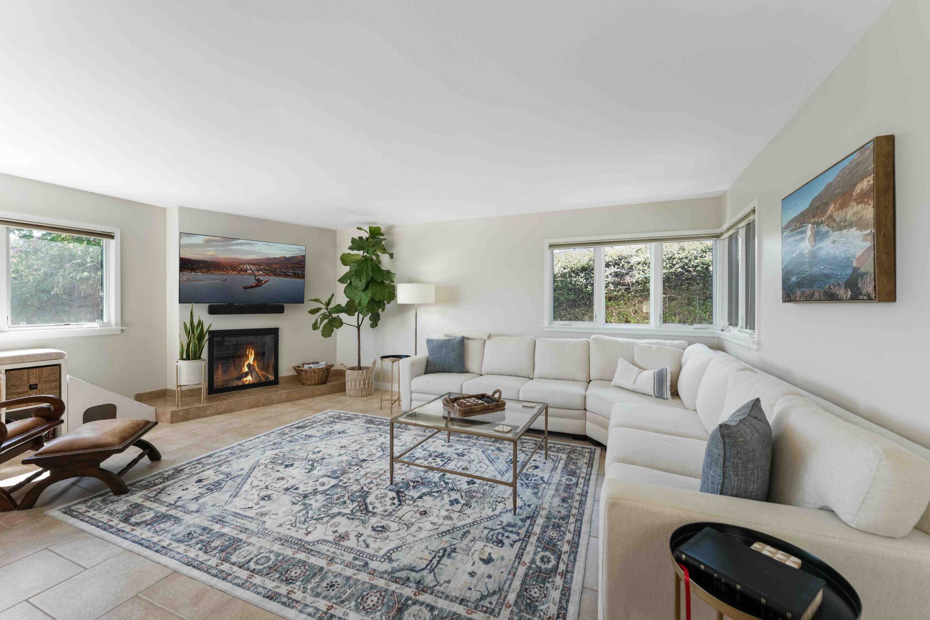 1236 Cliff Drive