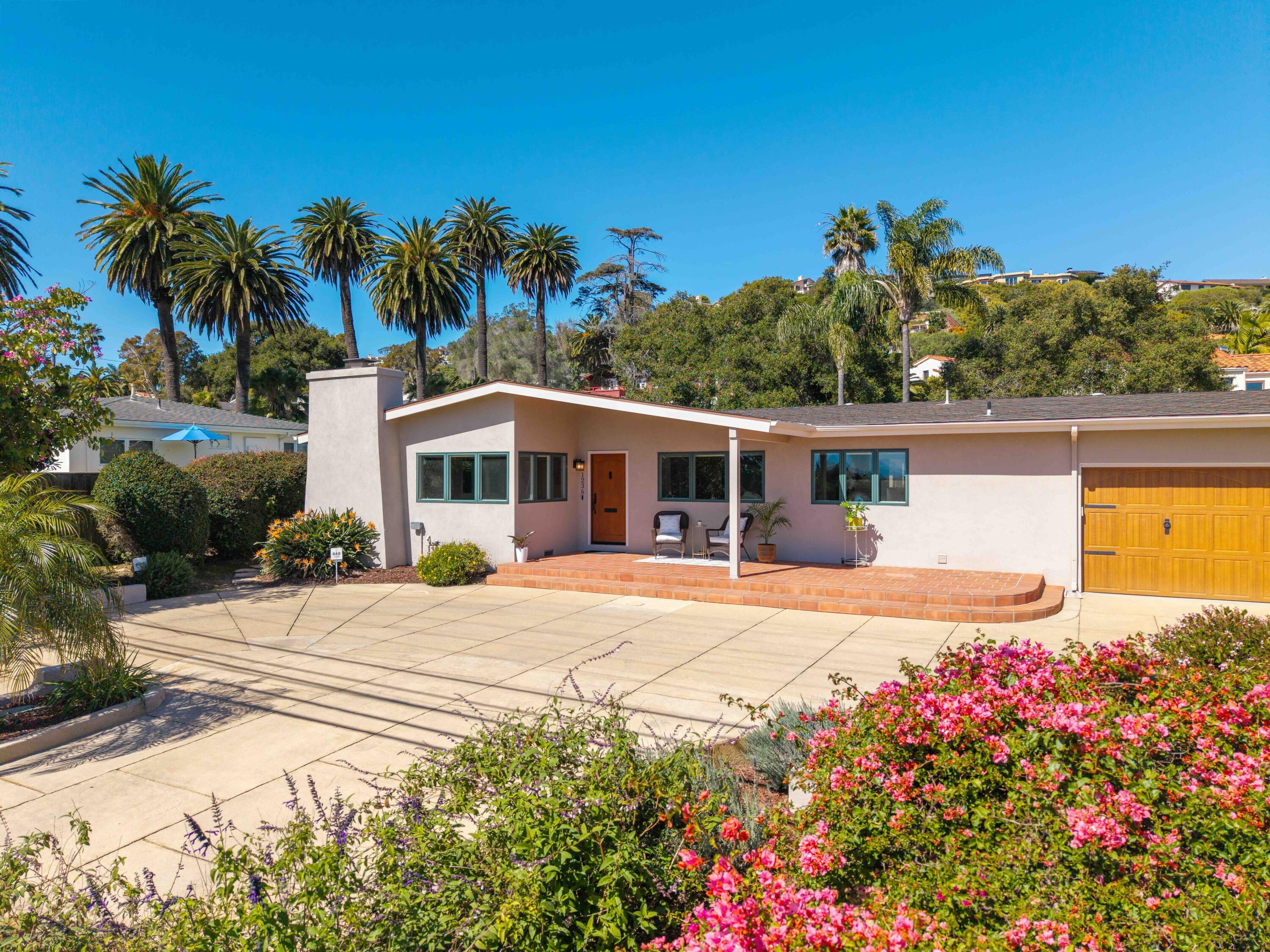1236 Cliff Drive