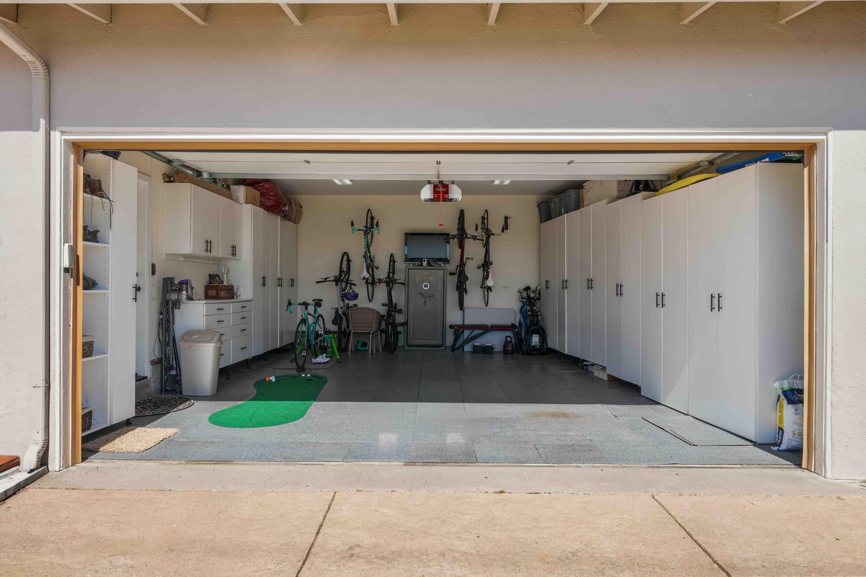 1236 Cliff Drive