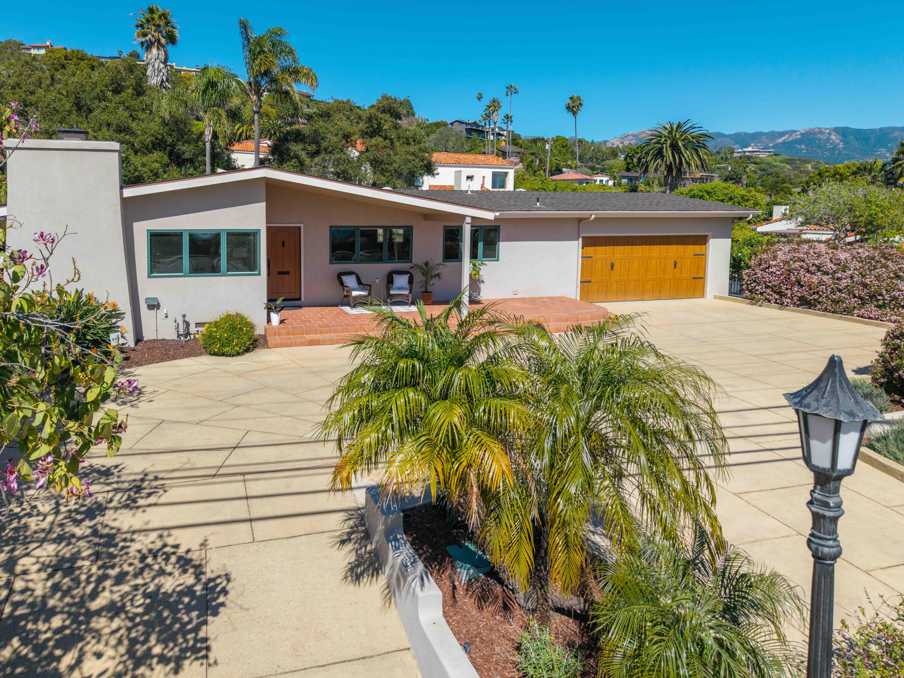 1236 Cliff Drive