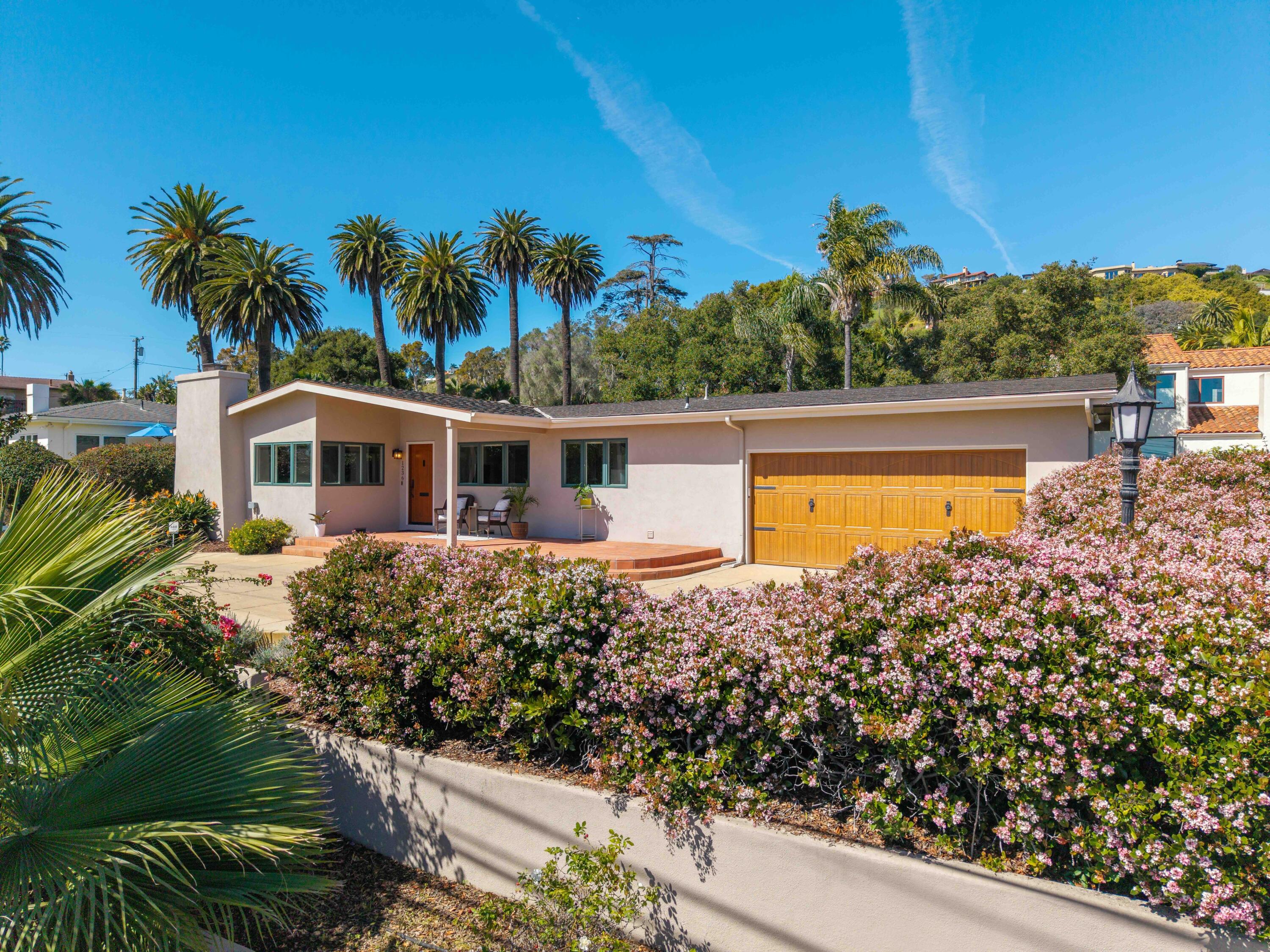 1236 Cliff Drive
