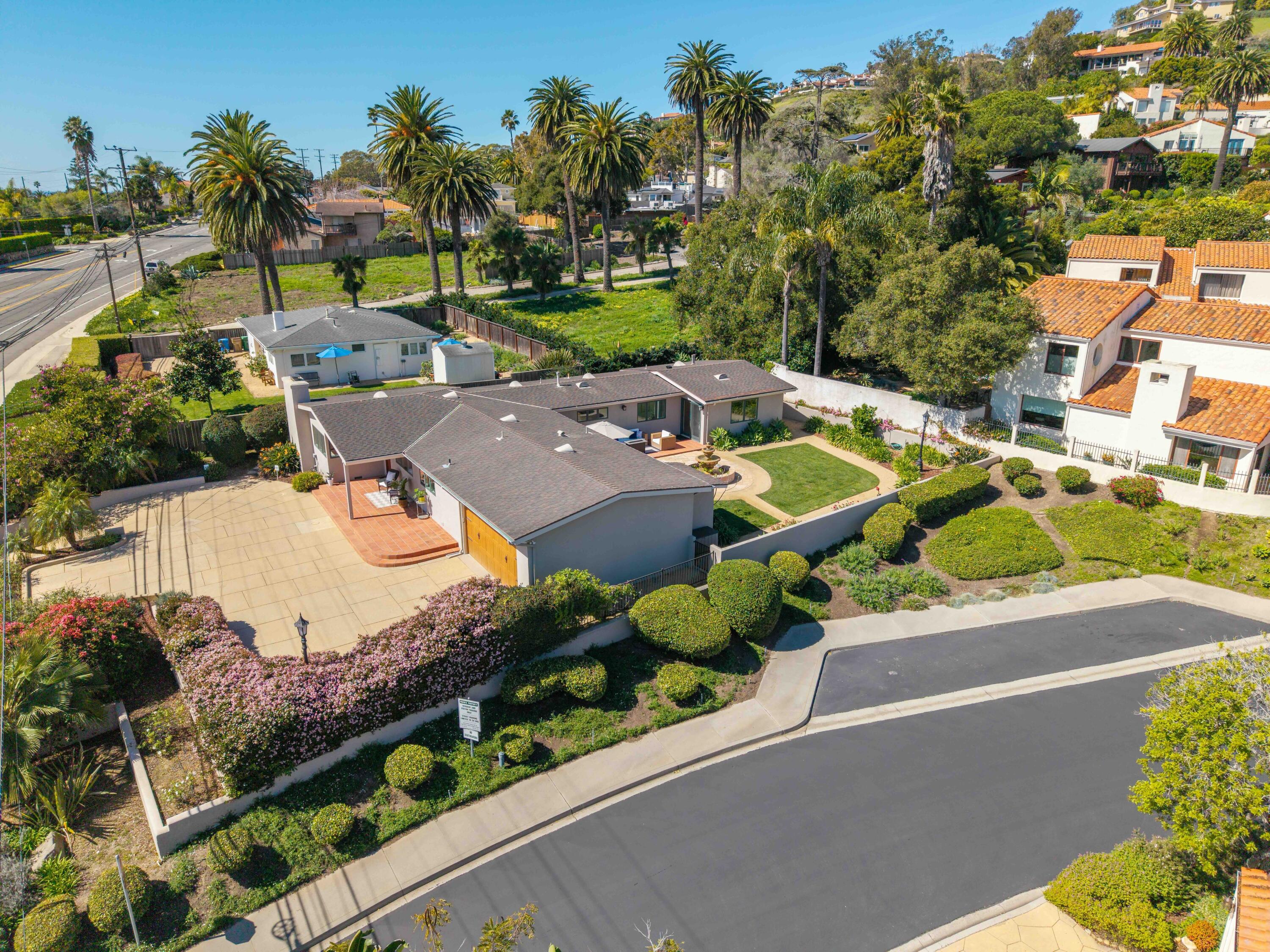1236 Cliff Drive