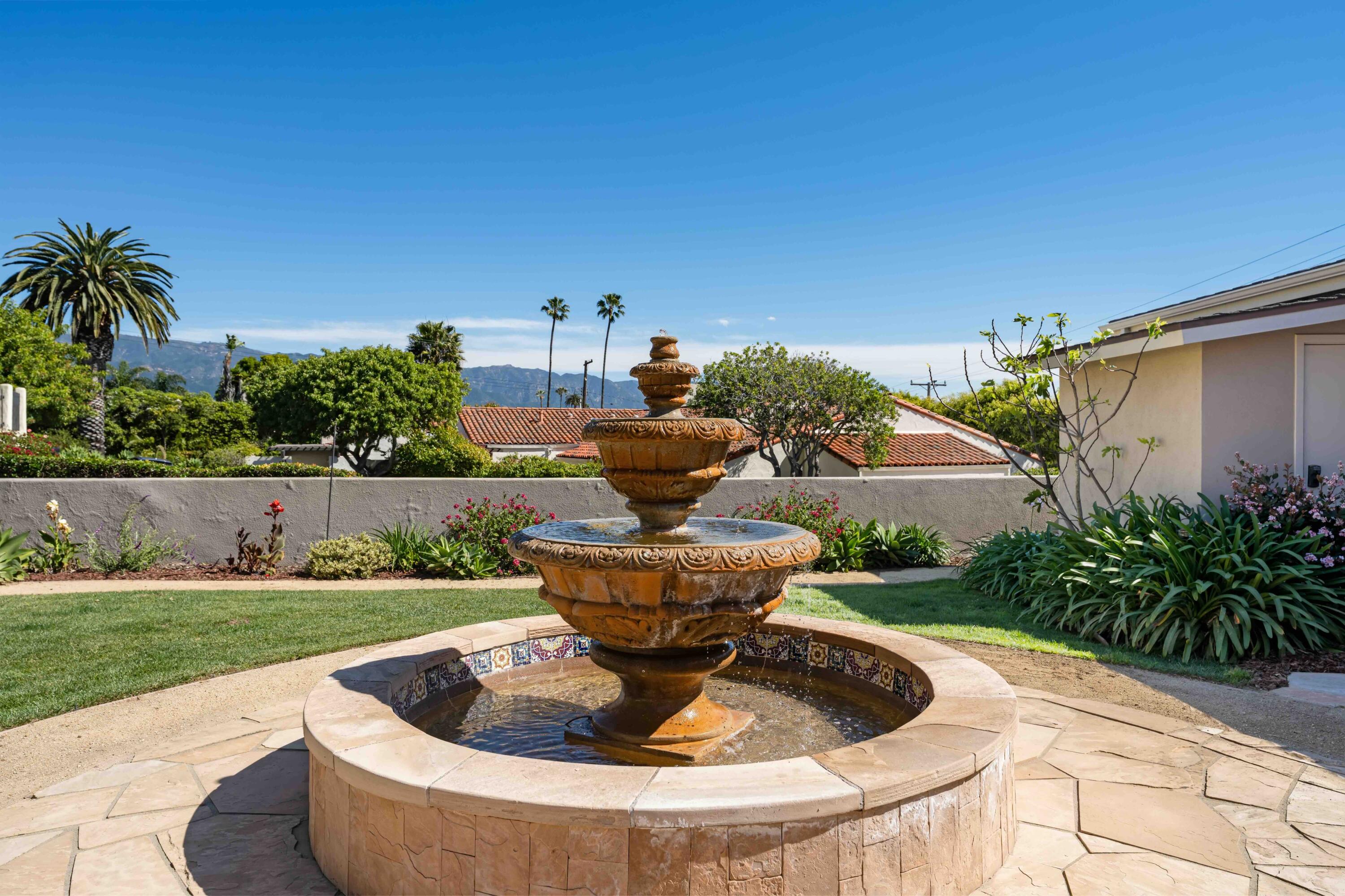 1236 Cliff Drive