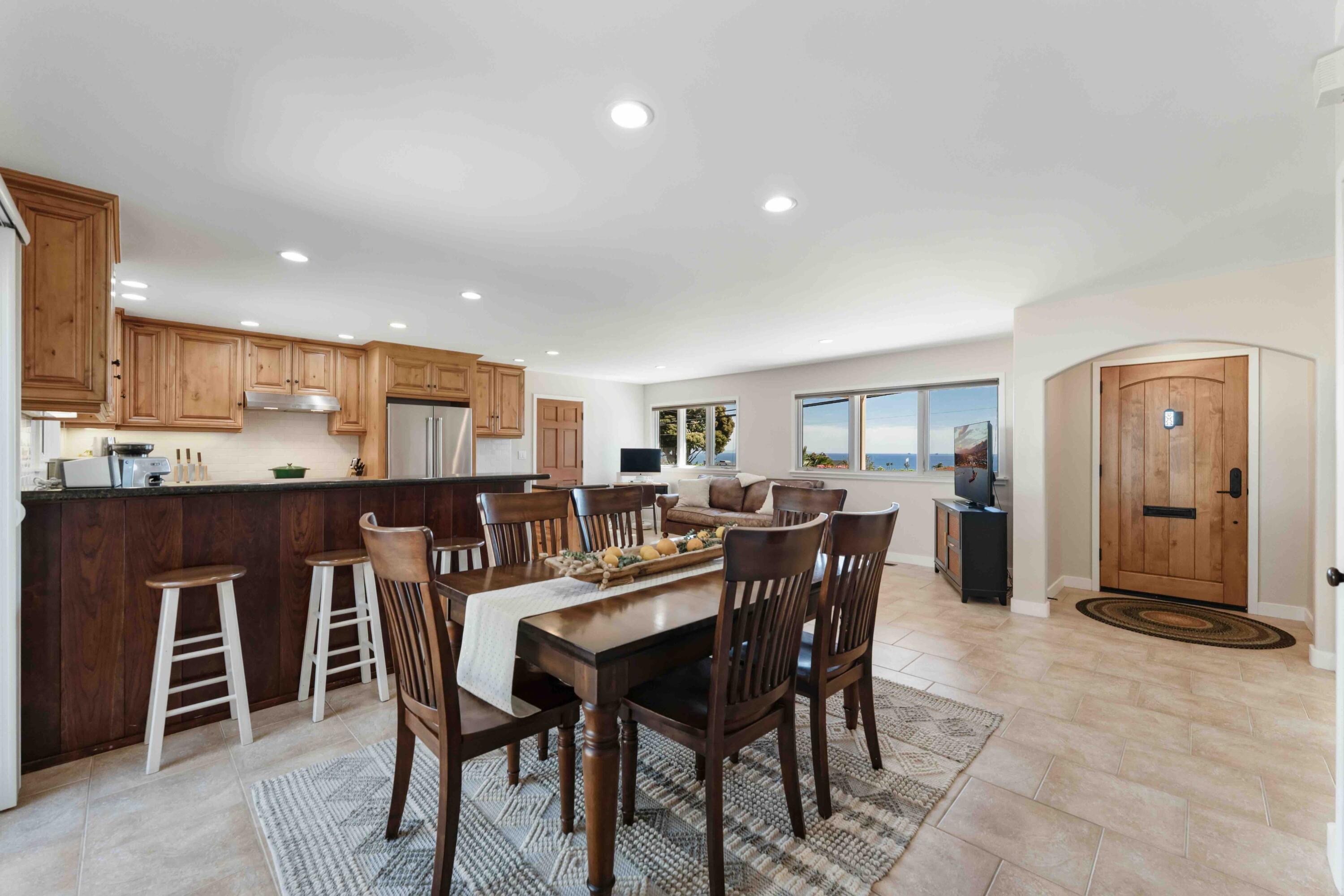 1236 Cliff Drive