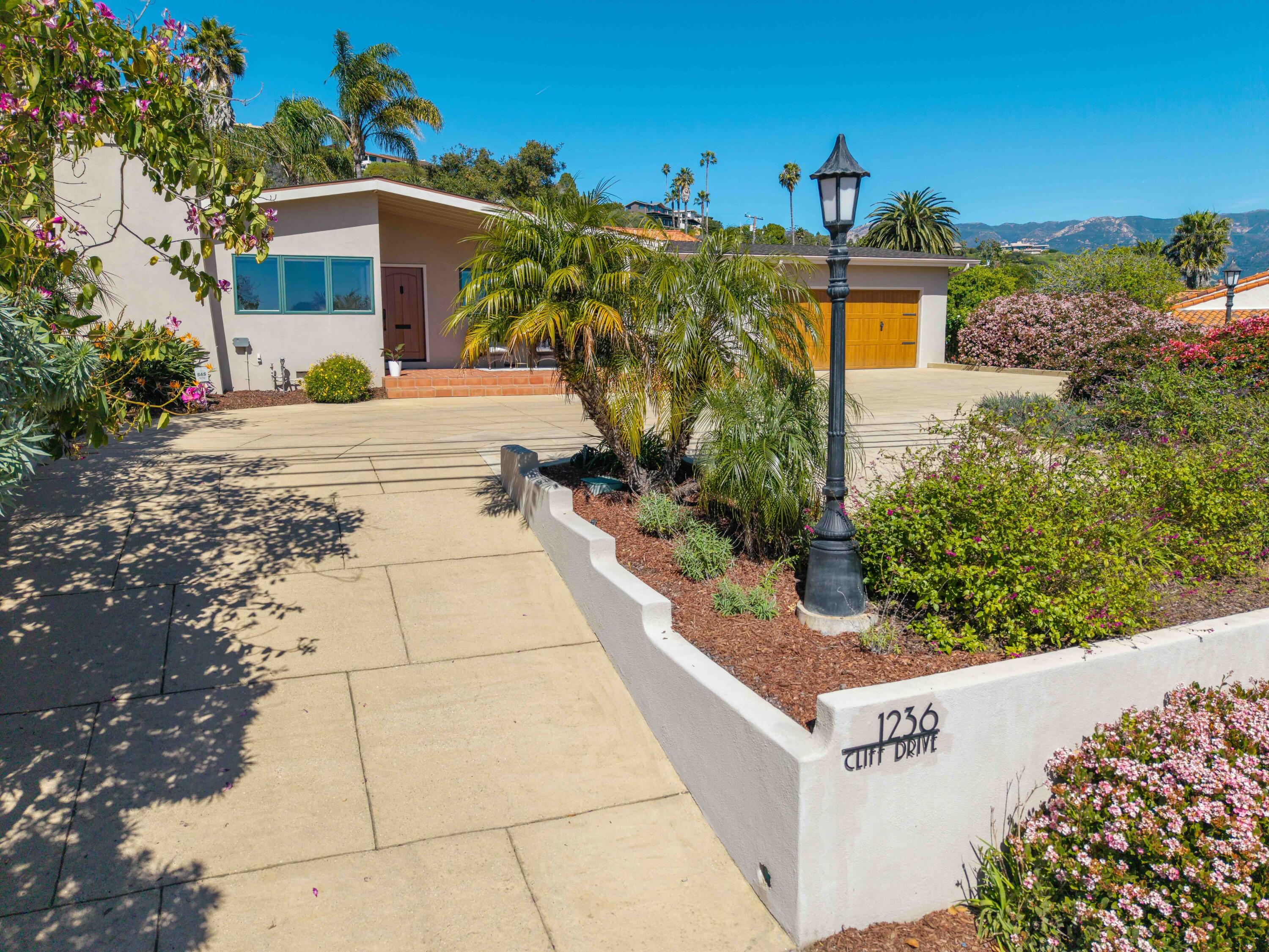 1236 Cliff Drive