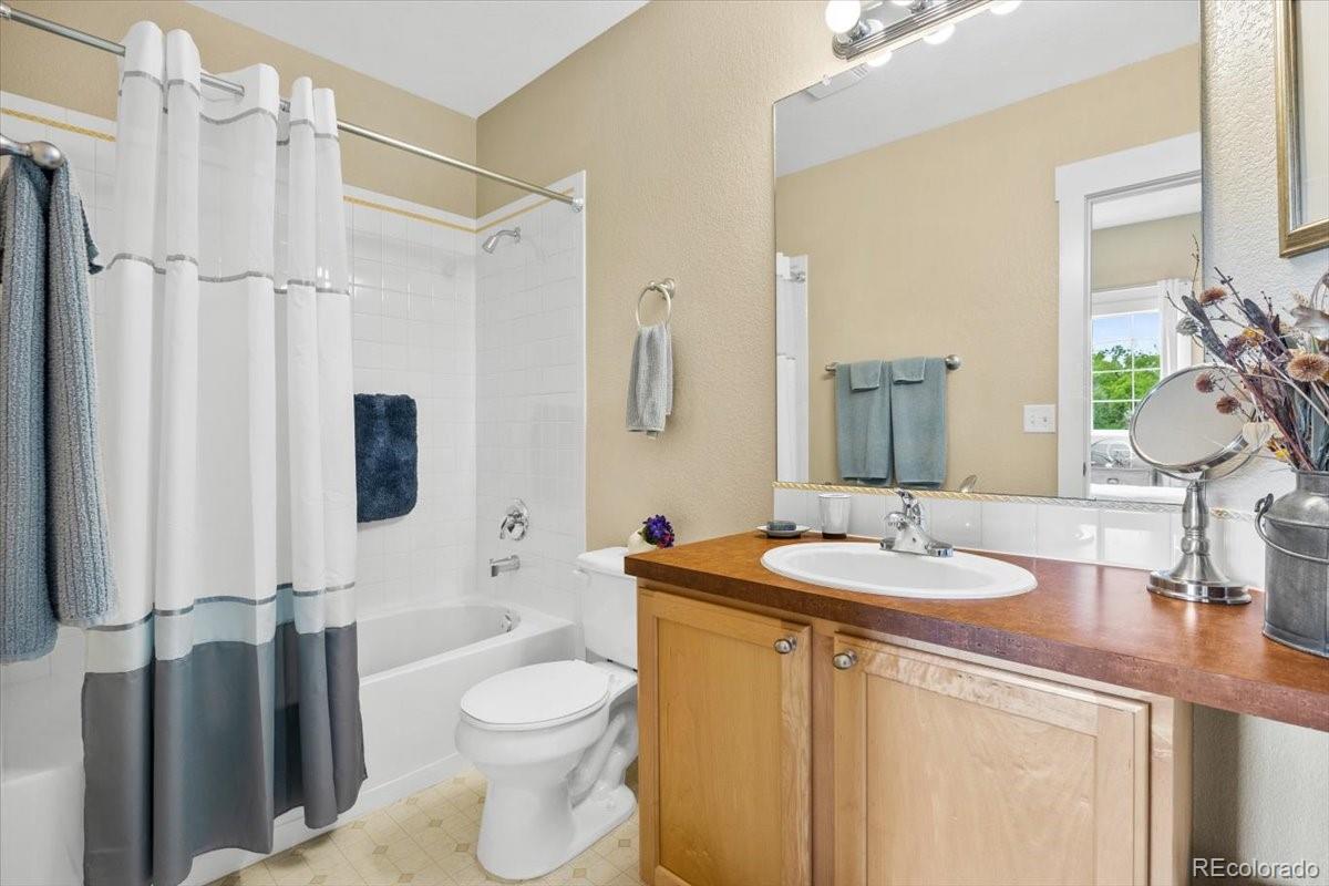 6000 W Floyd Avenue Unit: 115