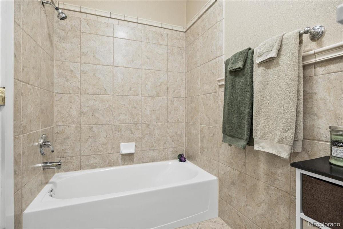 6000 W Floyd Avenue Unit: 115
