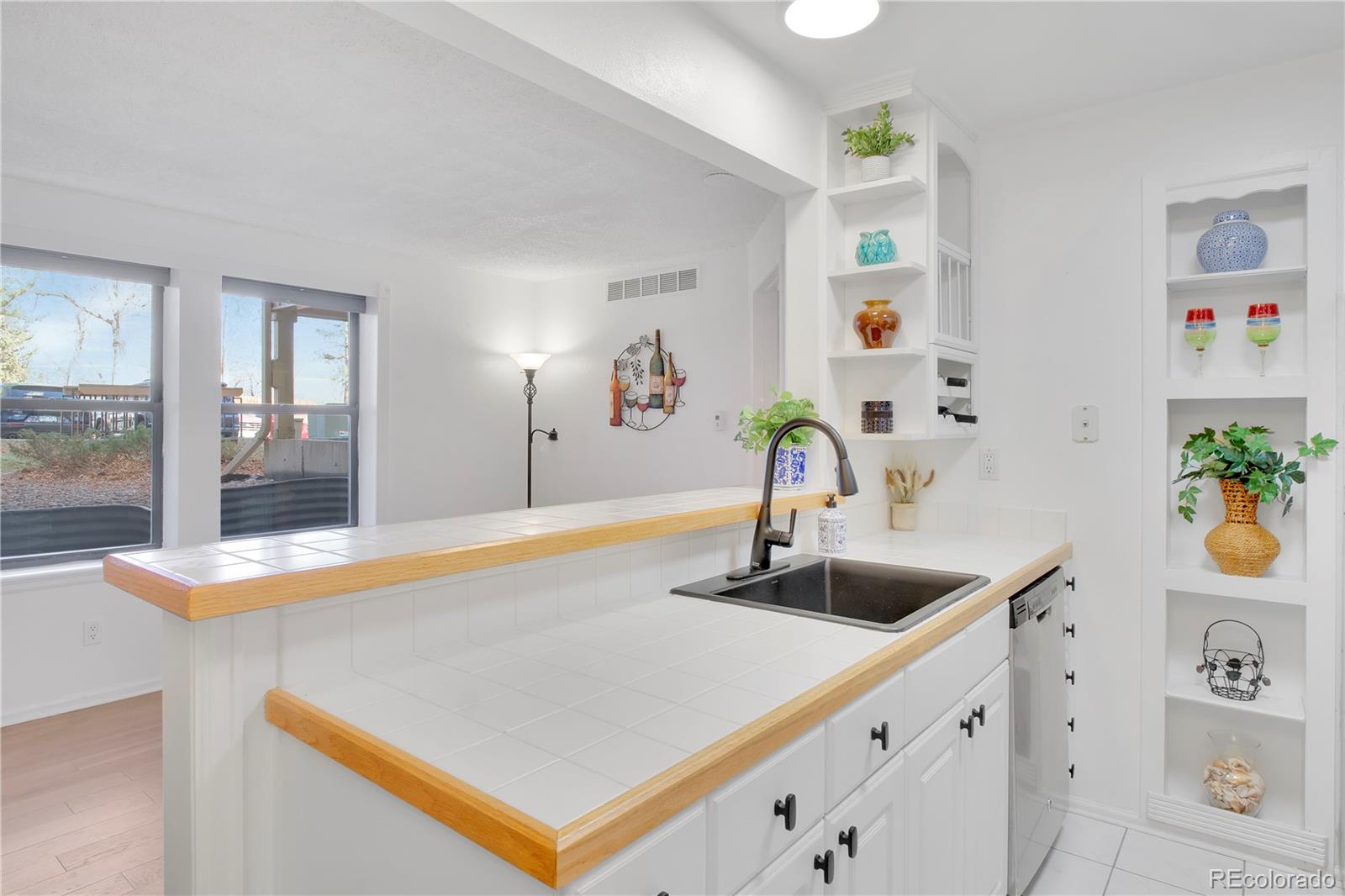 6705 S Field Street Unit: 802