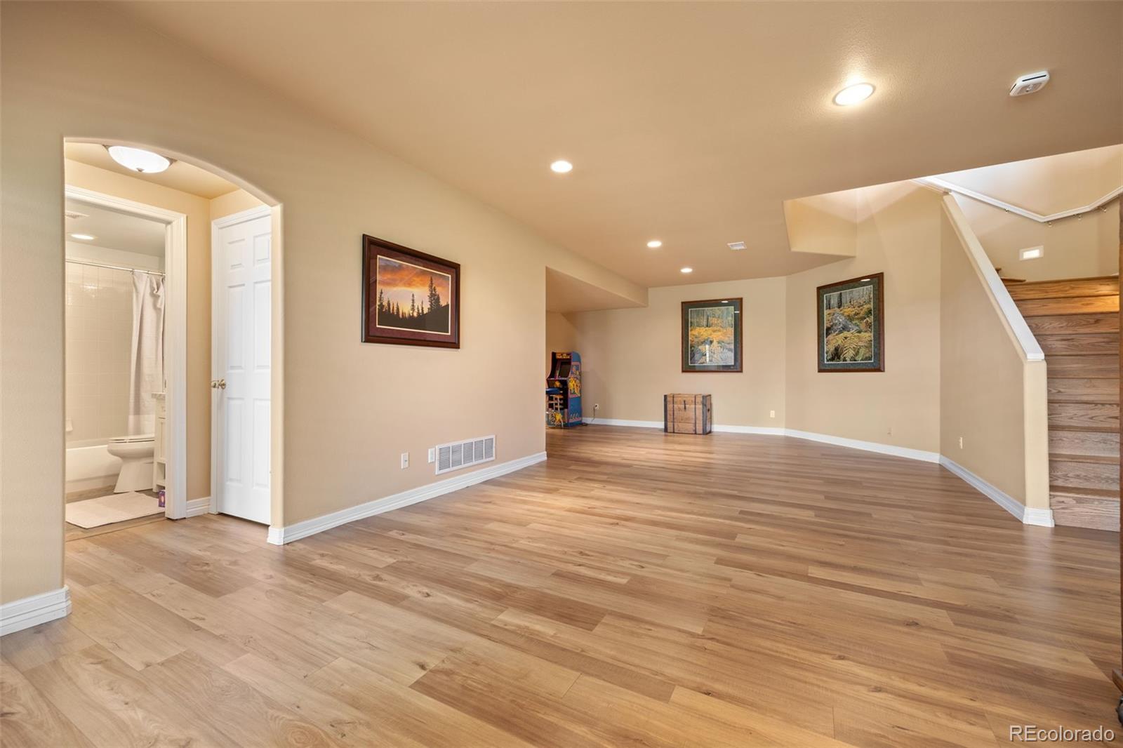 16601 Red Cliff Circle