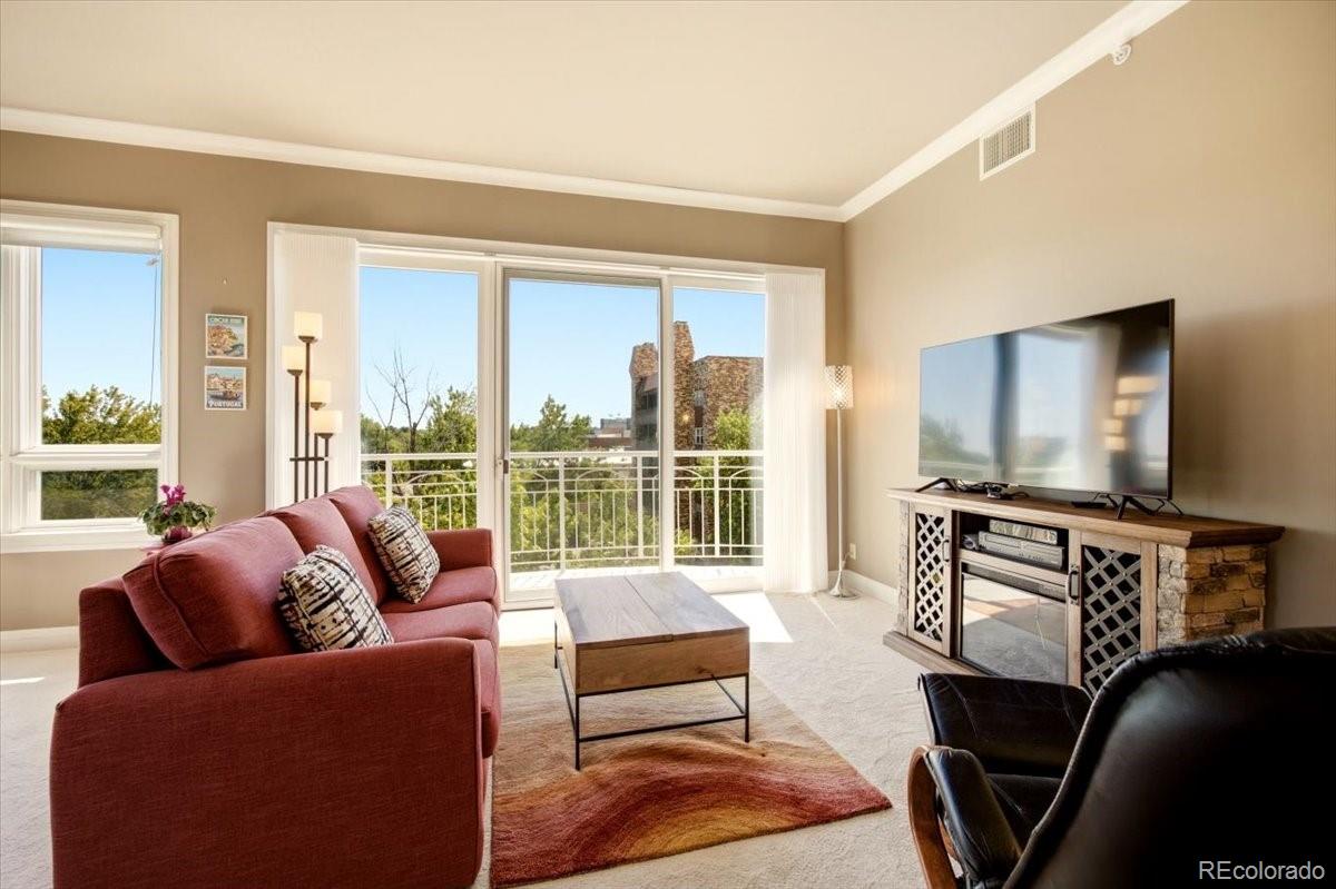 400 E 3rd Avenue Unit: 401