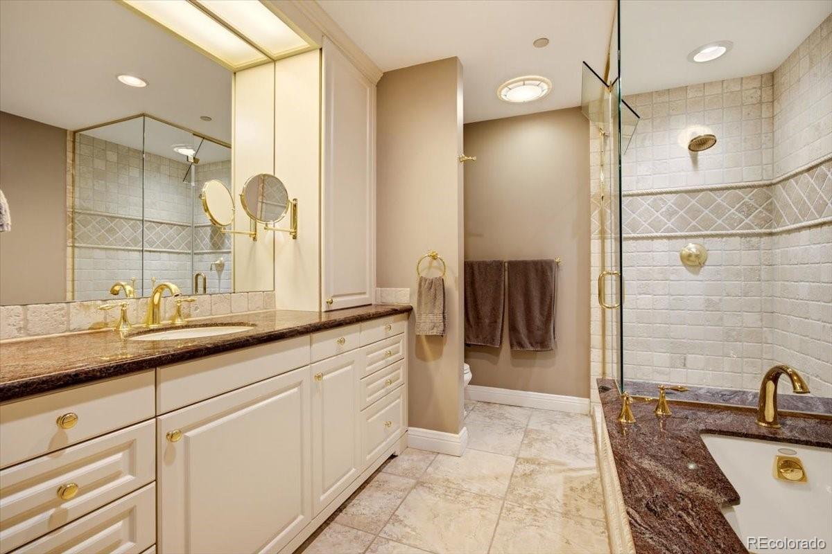 400 E 3rd Avenue Unit: 401