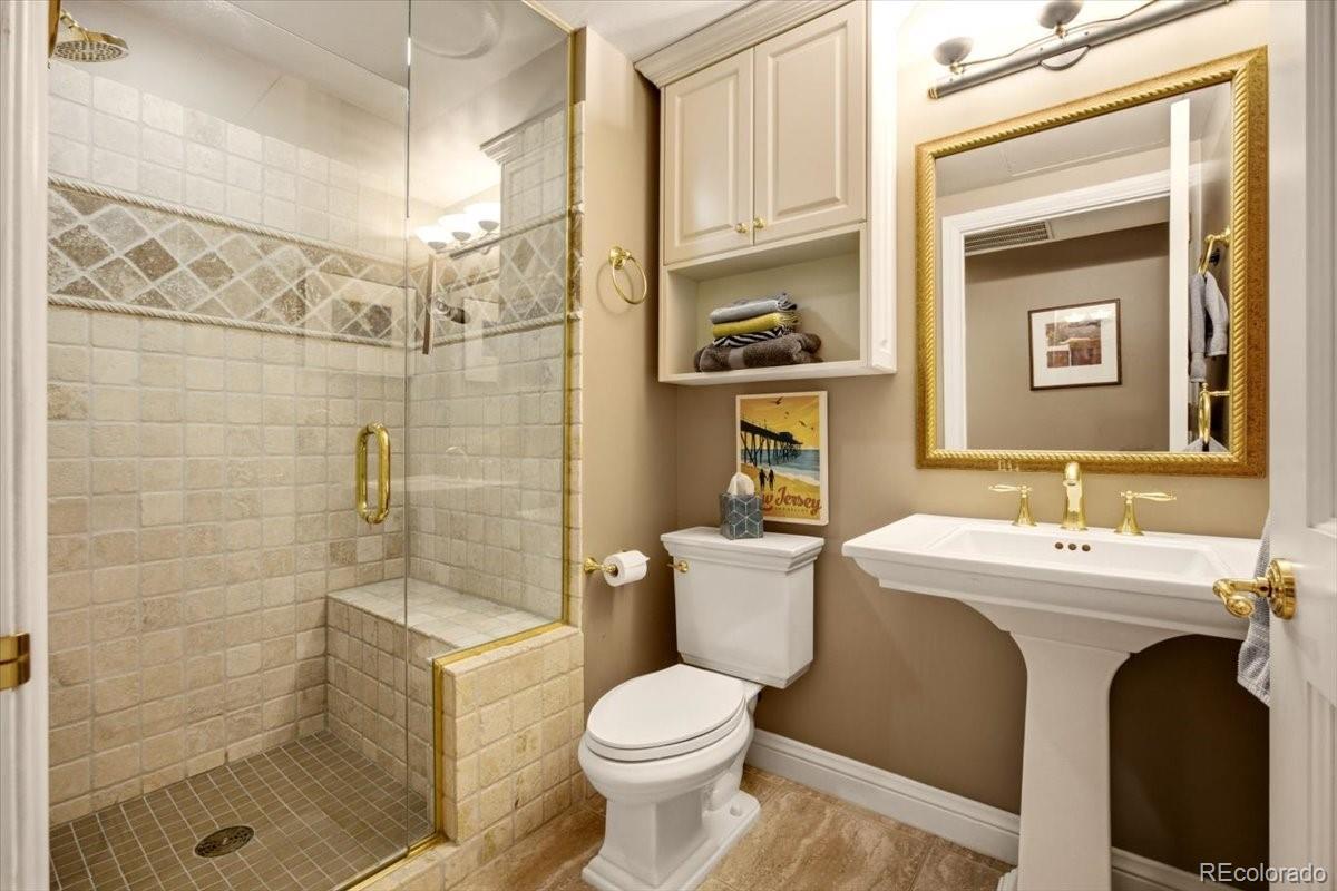 400 E 3rd Avenue Unit: 401