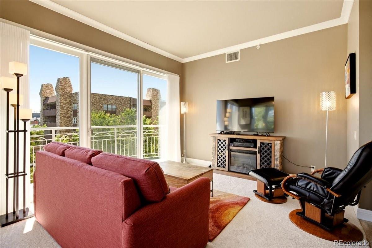 400 E 3rd Avenue Unit: 401