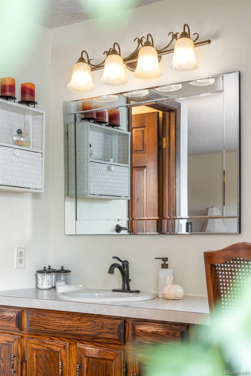 8135 S Syracuse Street