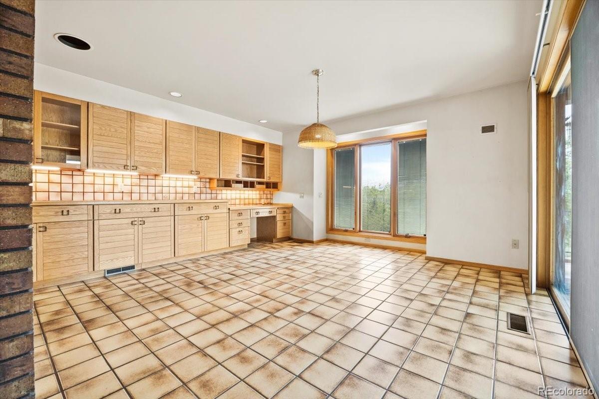 1625 E Layton Drive