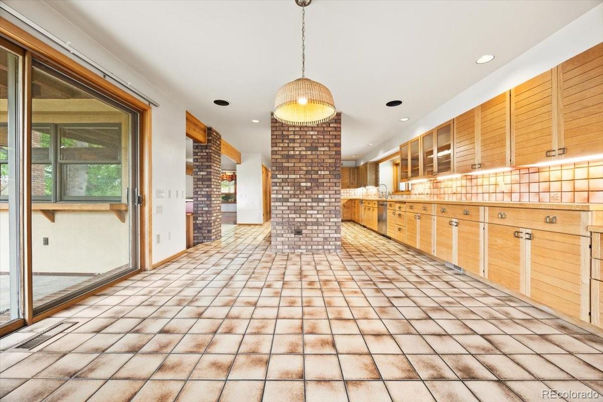 1625 E Layton Drive