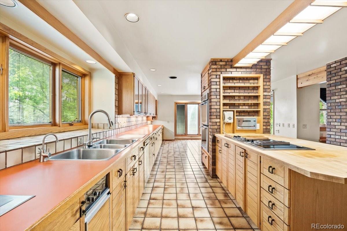1625 E Layton Drive