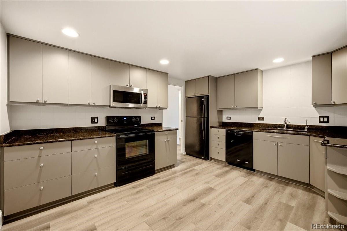 420 S Marion Parkway Unit: 1303