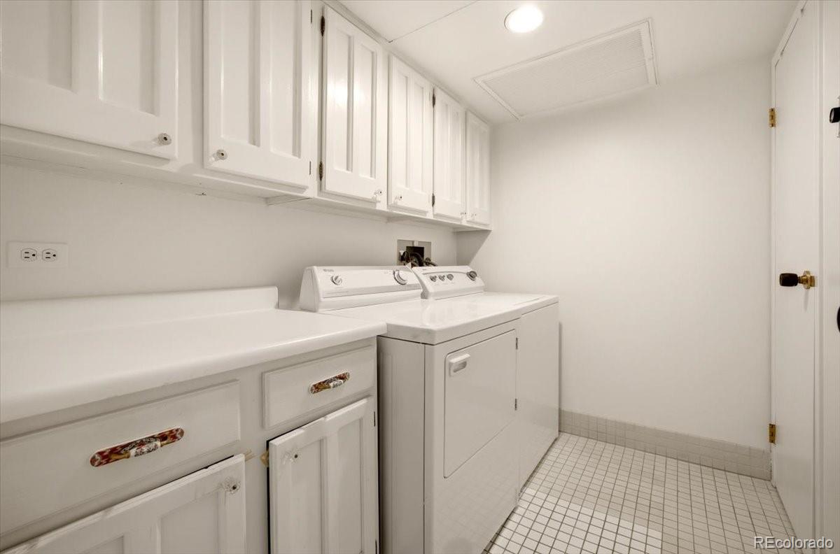 420 S Marion Parkway Unit: 1303