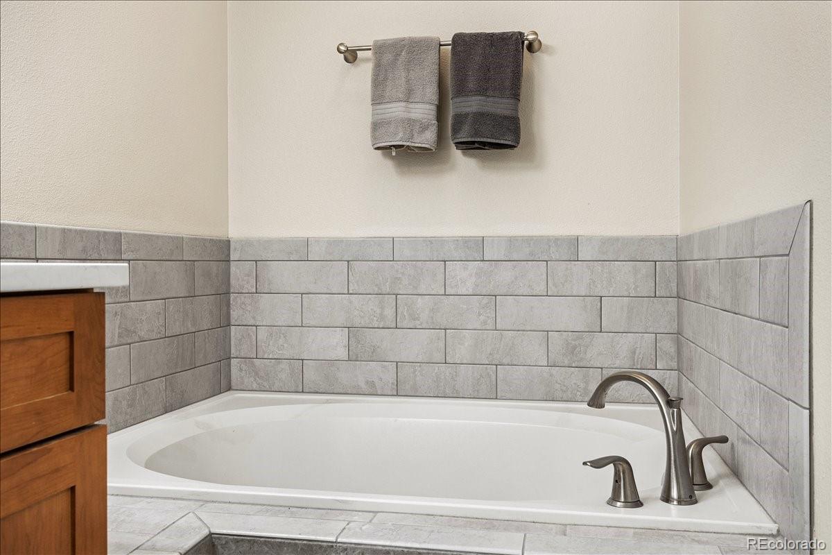 1011 Laurenwood Lane