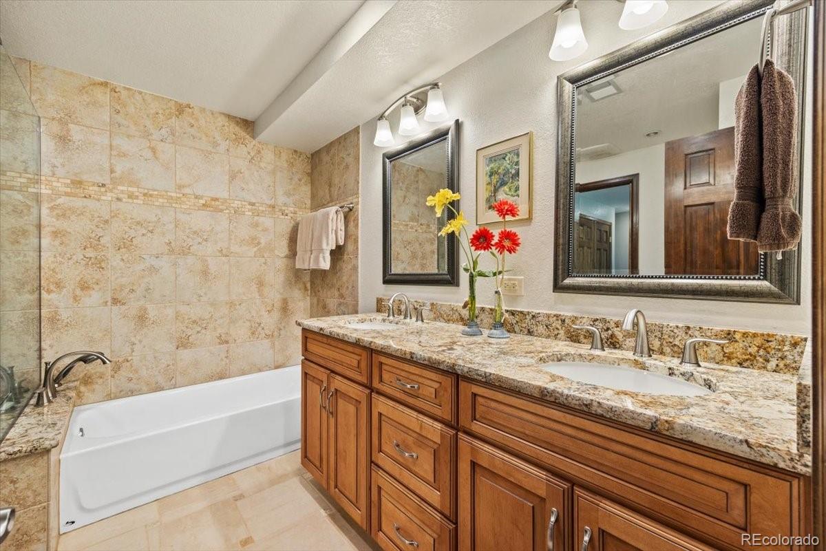 6471 E Lookout Drive