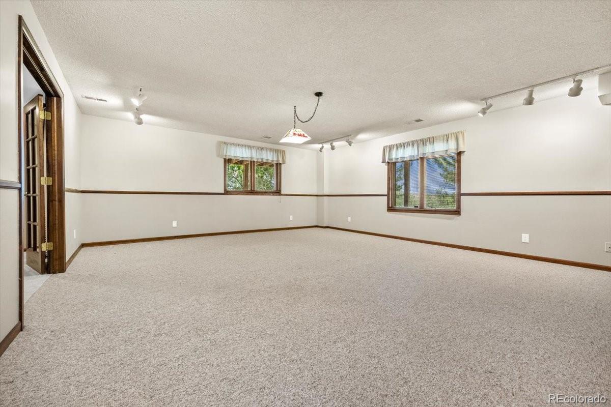 6471 E Lookout Drive