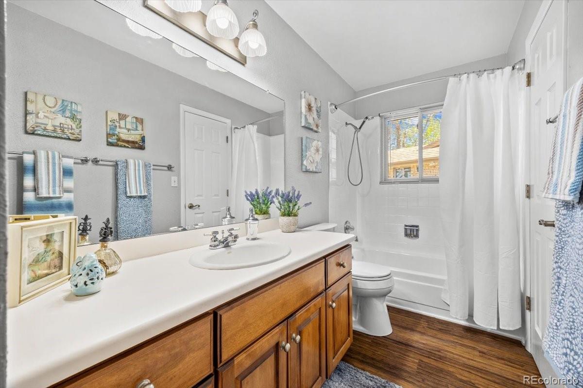 6634 S Buffalo Drive