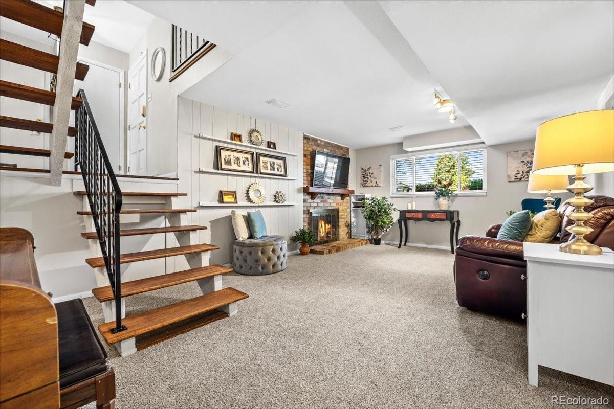 6634 S Buffalo Drive