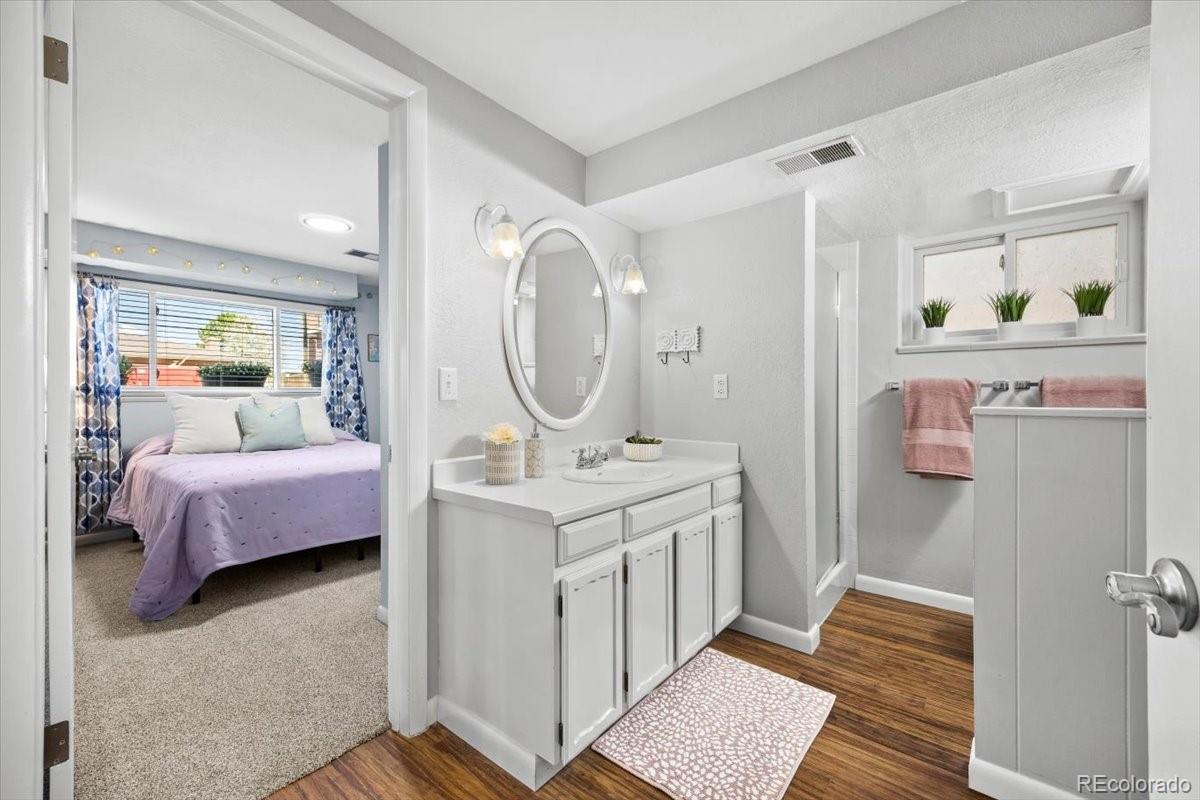 6634 S Buffalo Drive