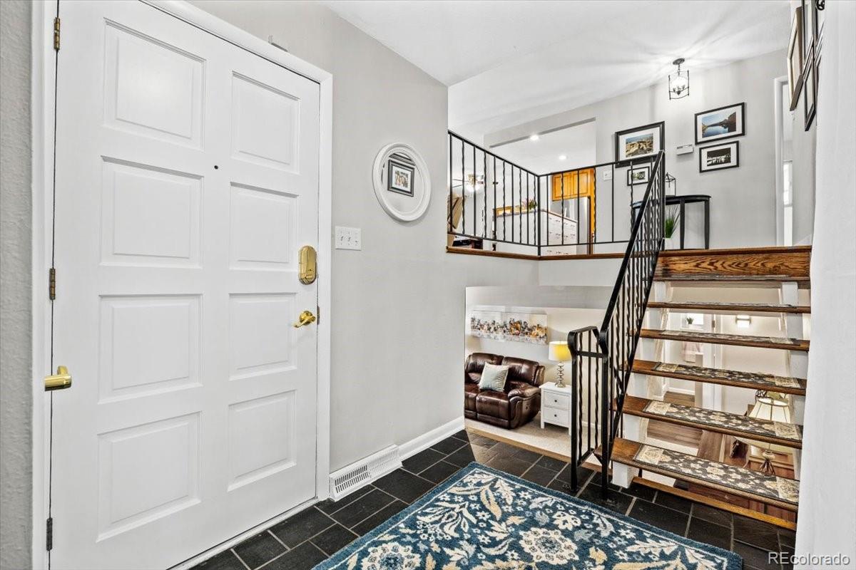 6634 S Buffalo Drive