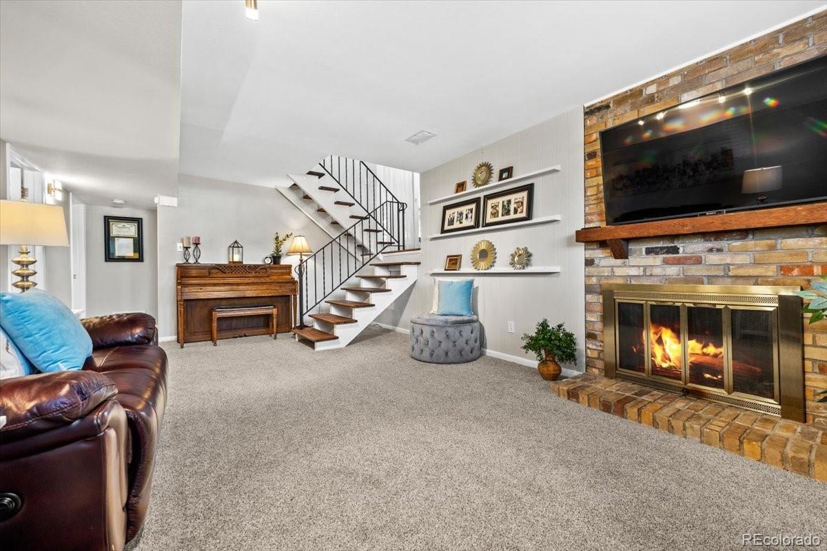 6634 S Buffalo Drive